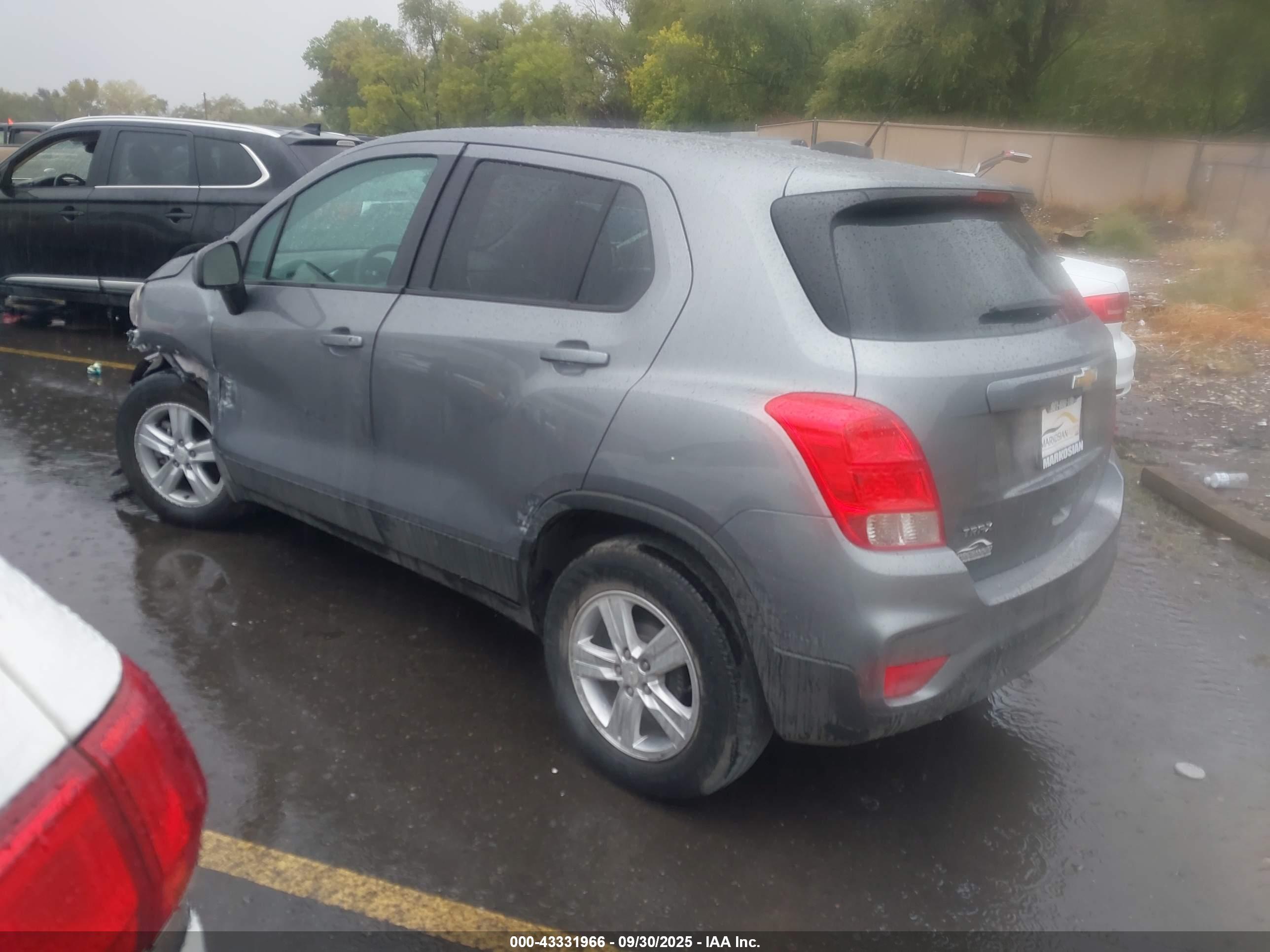 CHEVROLET TRAX image 3