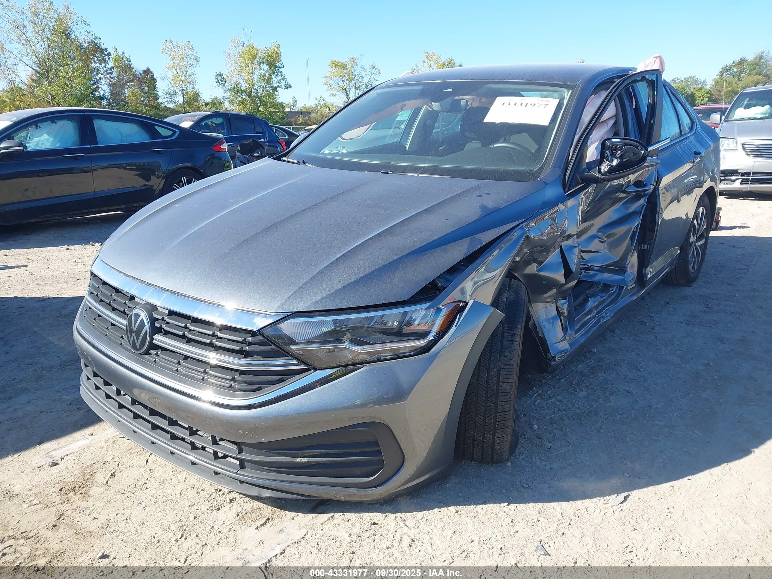 VOLKSWAGEN JETTA image 2
