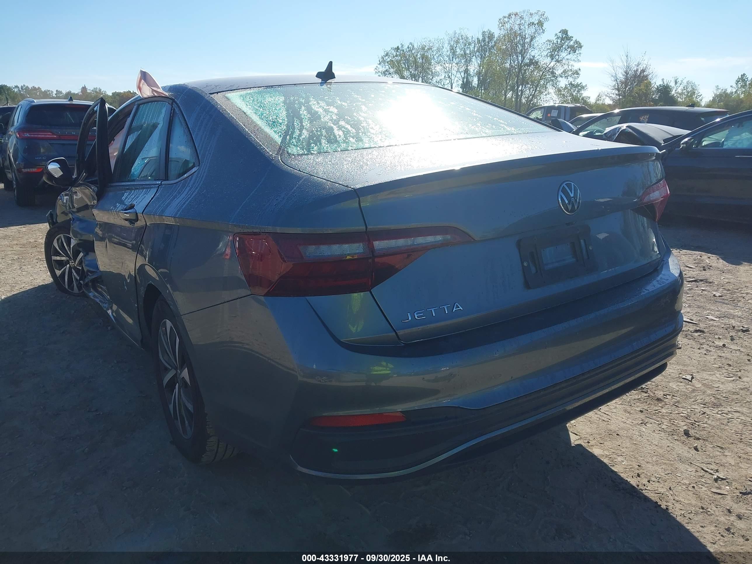 VOLKSWAGEN JETTA image 3
