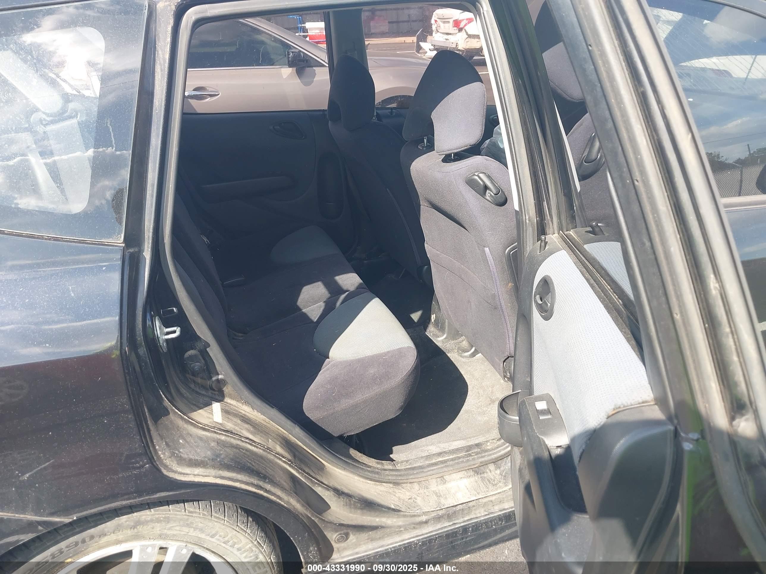 HONDA FIT image 8