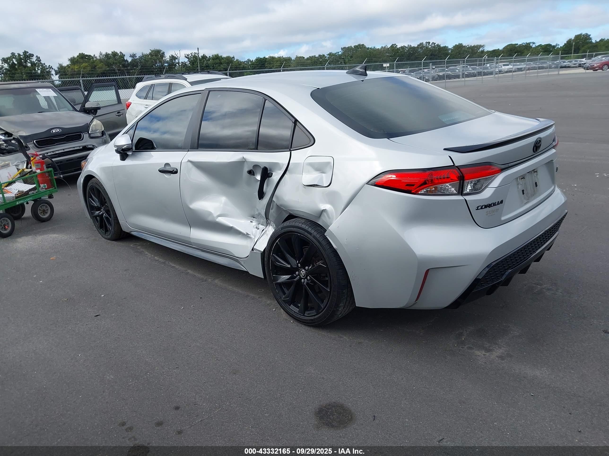 TOYOTA COROLLA image 3