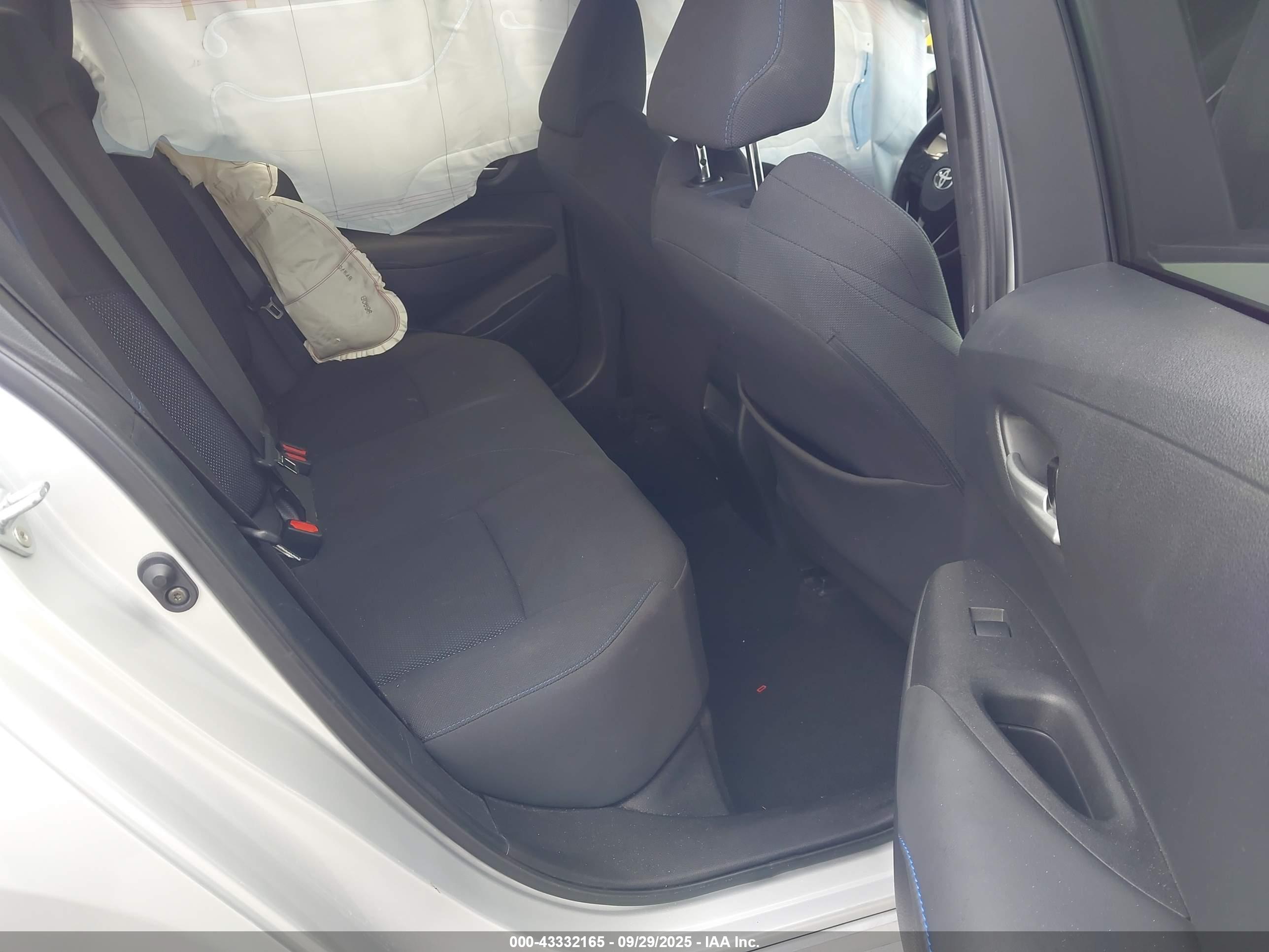 TOYOTA COROLLA image 8