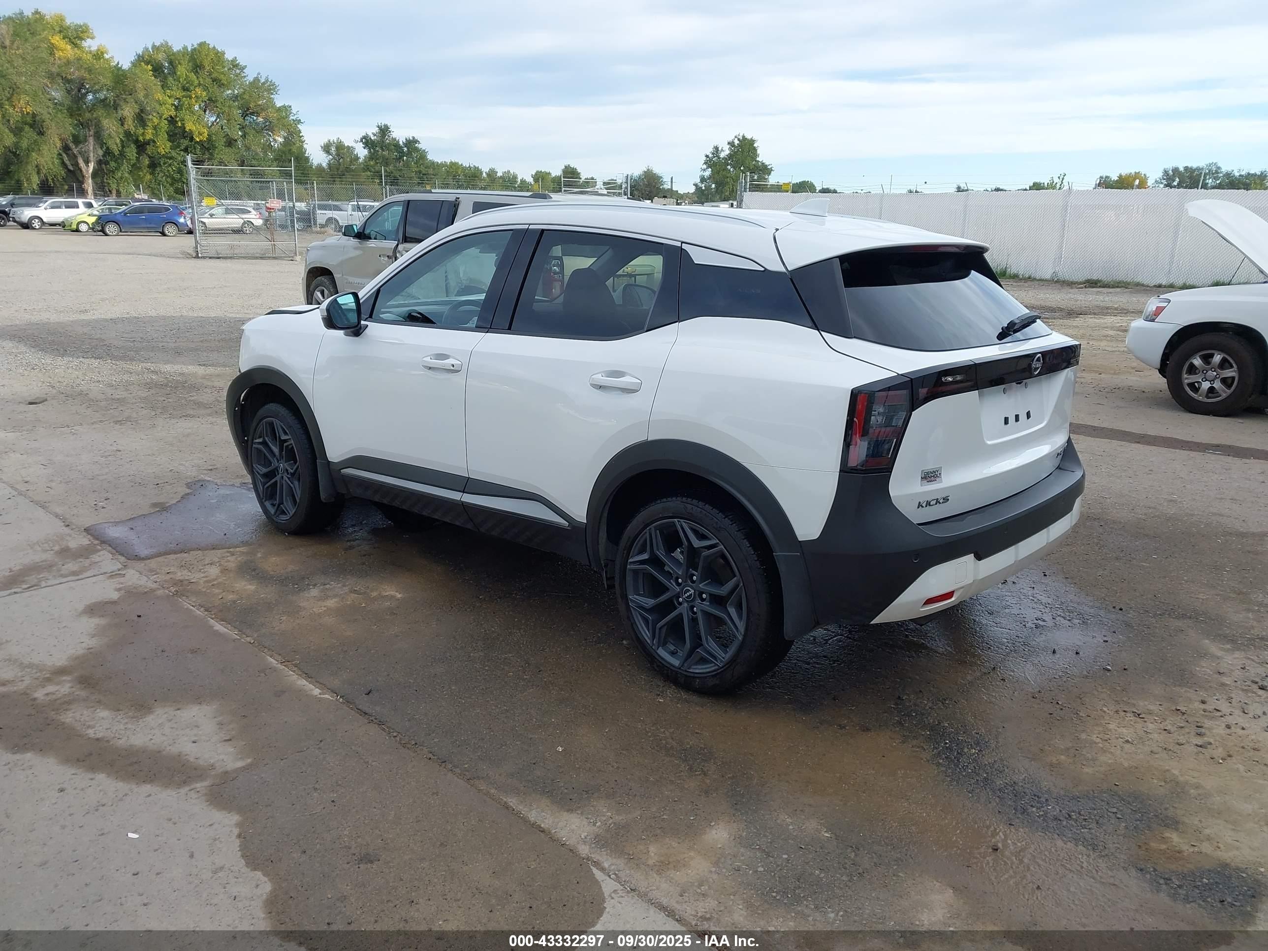 NISSAN KICKS image 3
