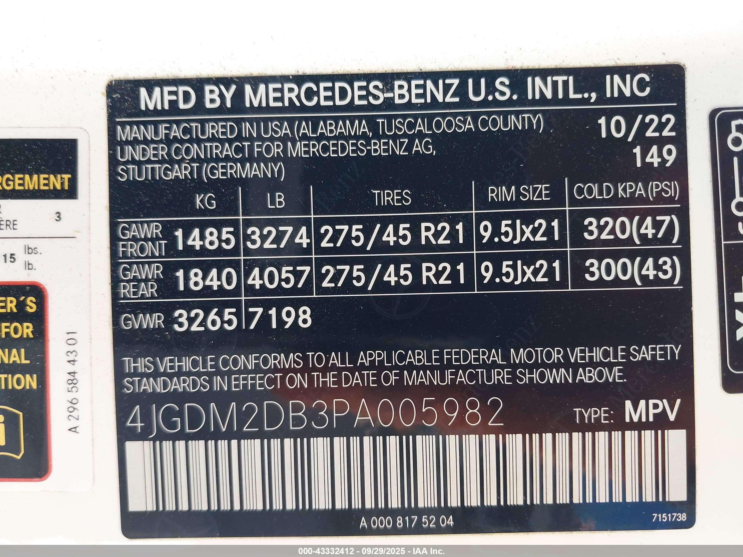 MERCEDES-BENZ EQS image 9