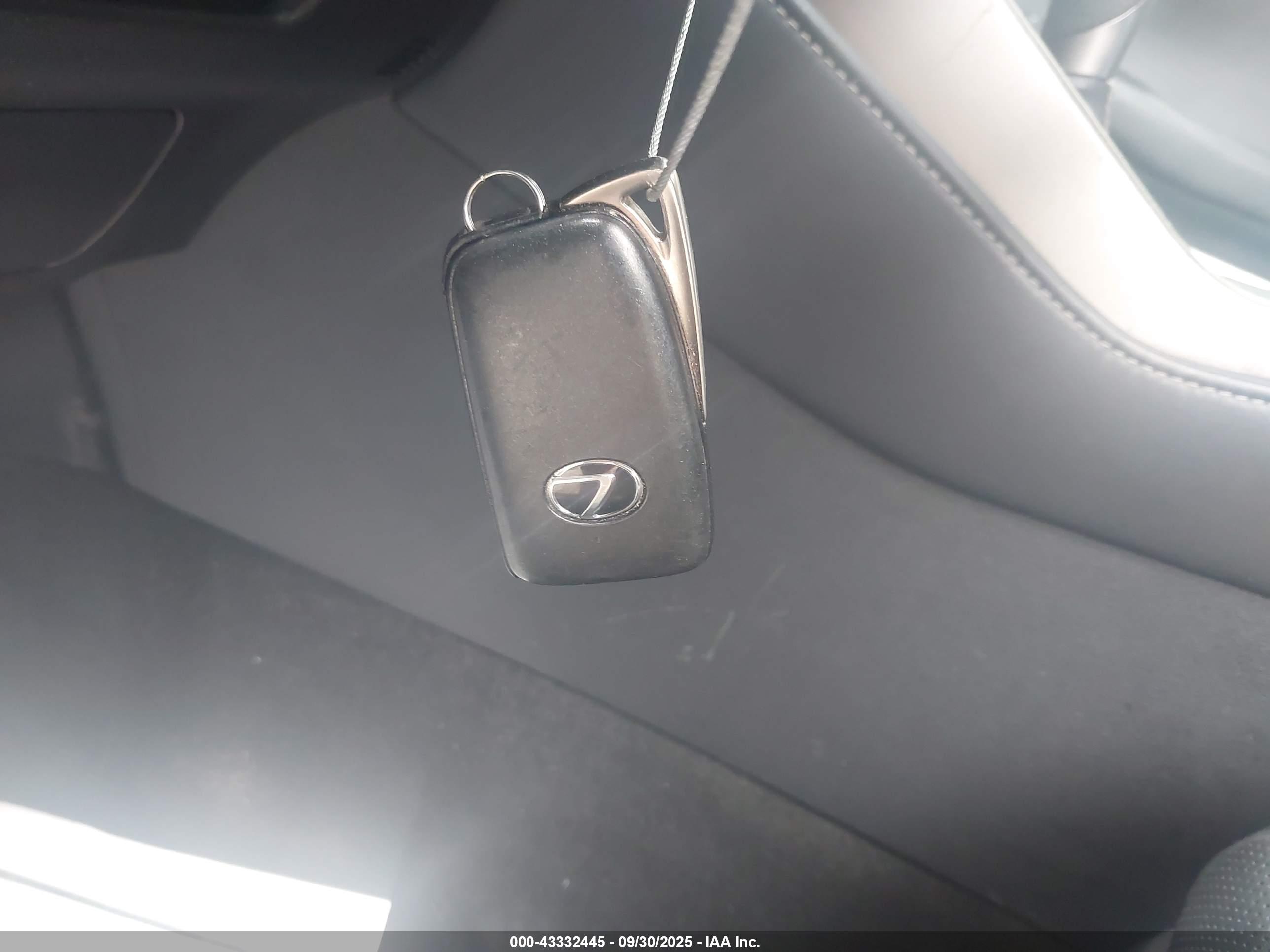 LEXUS NX image 11