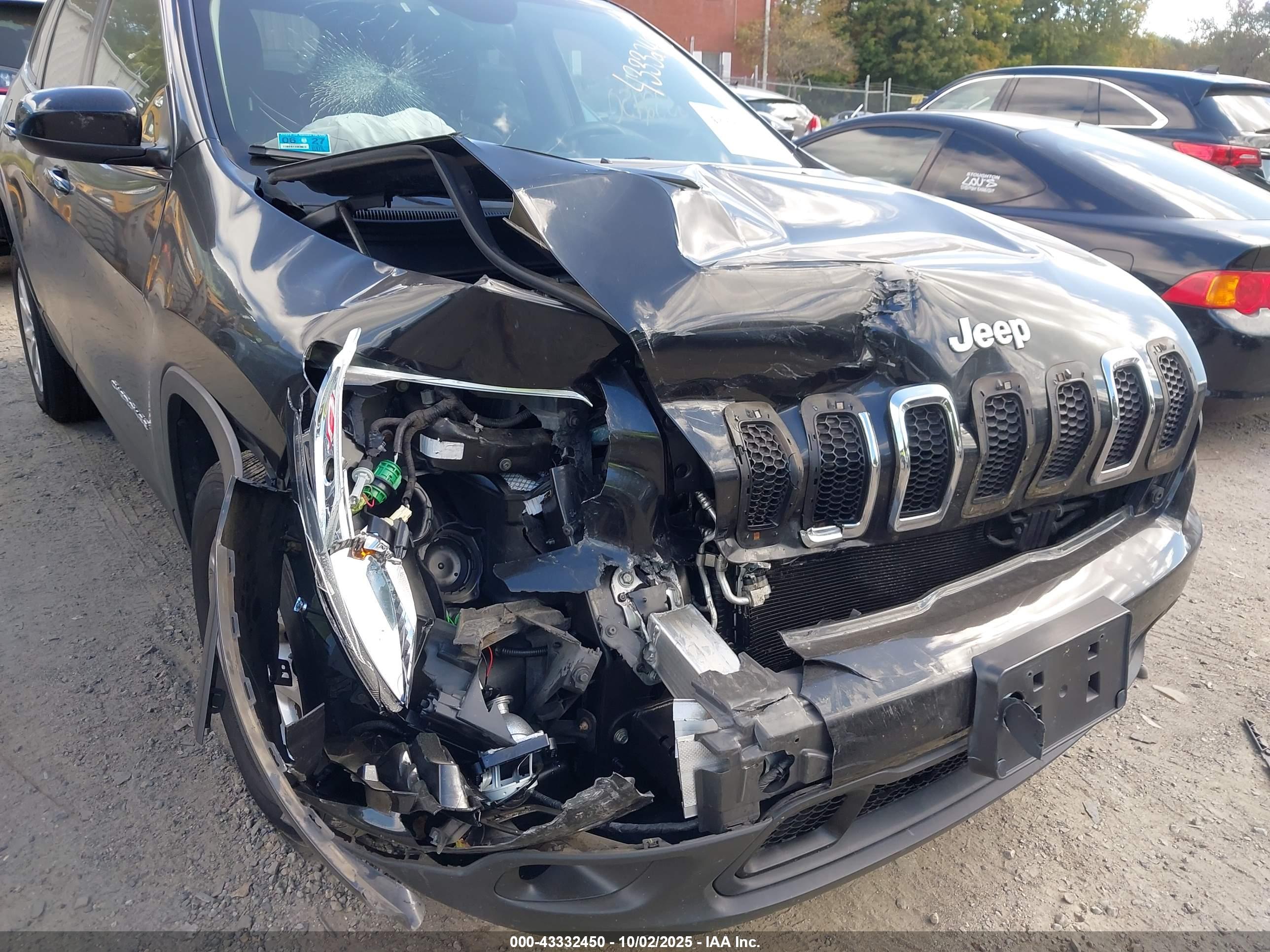 JEEP CHEROKEE image 6