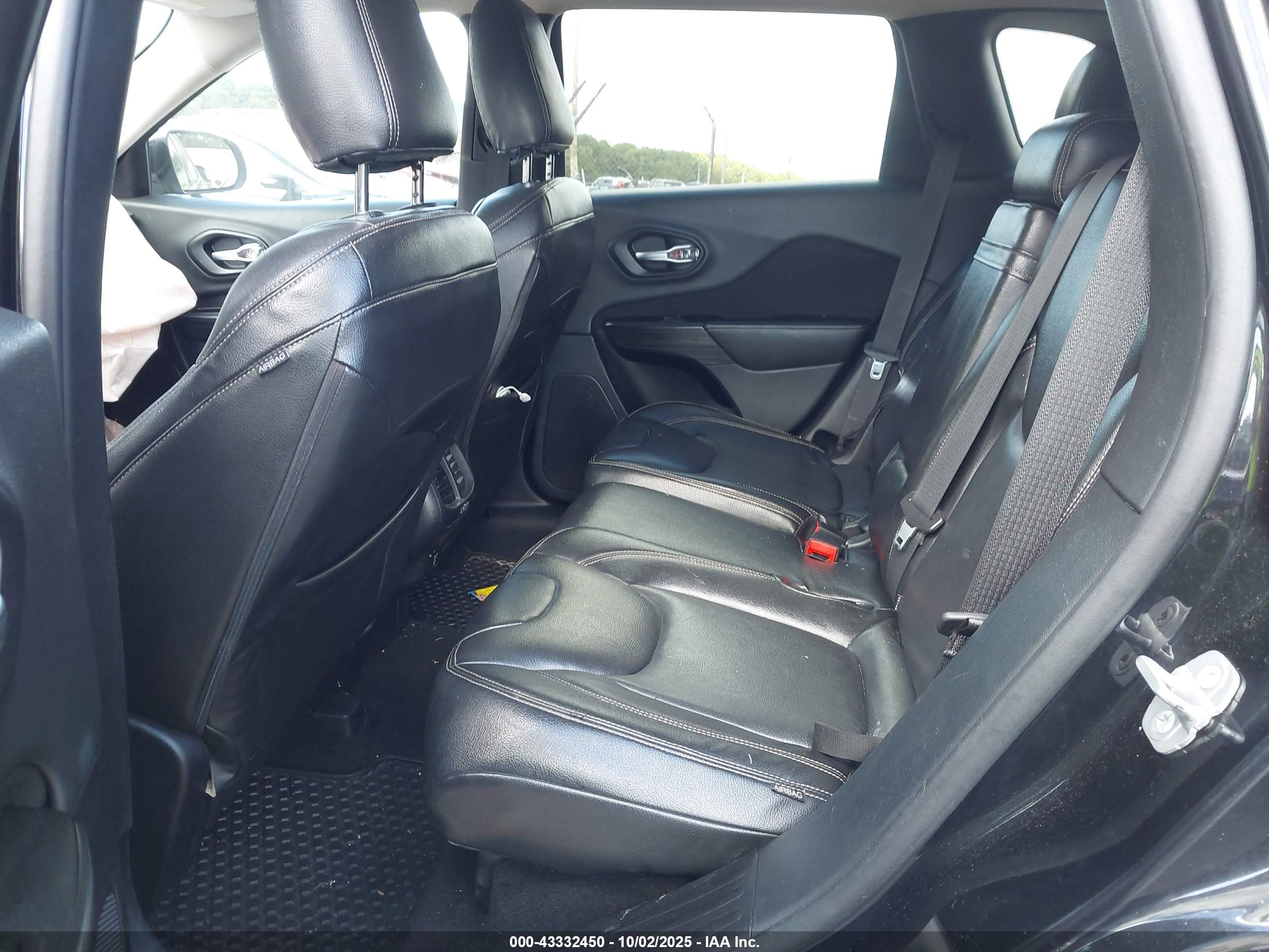 JEEP CHEROKEE image 8