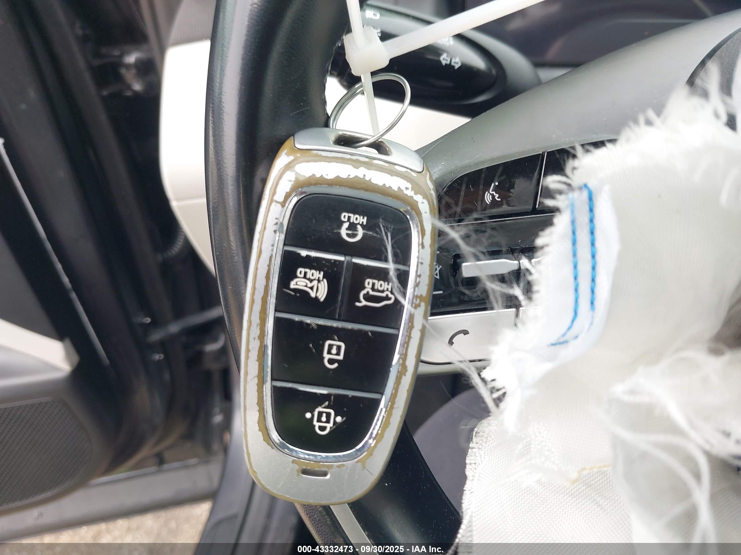 HYUNDAI TUCSON image 11