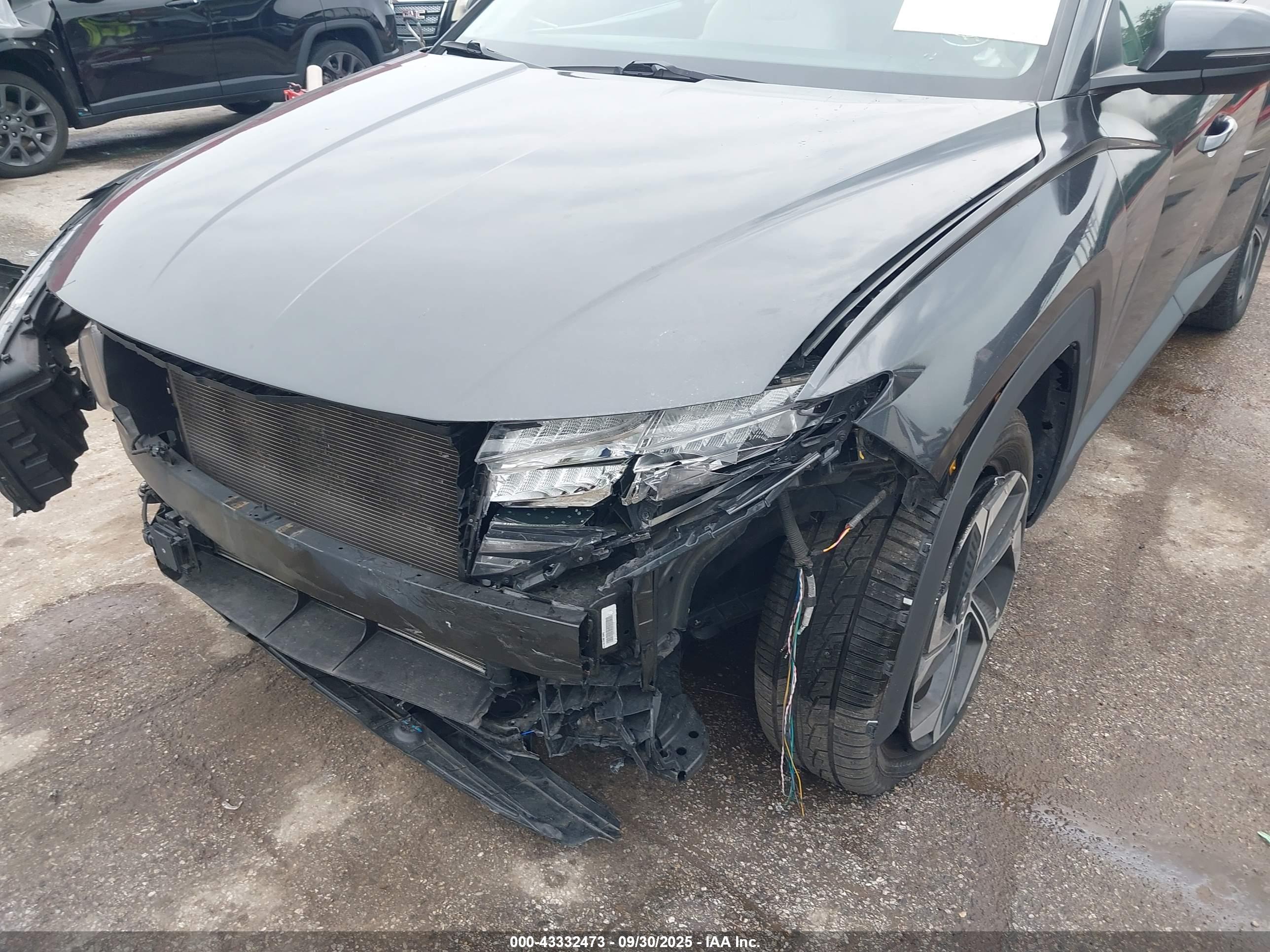 HYUNDAI TUCSON image 6
