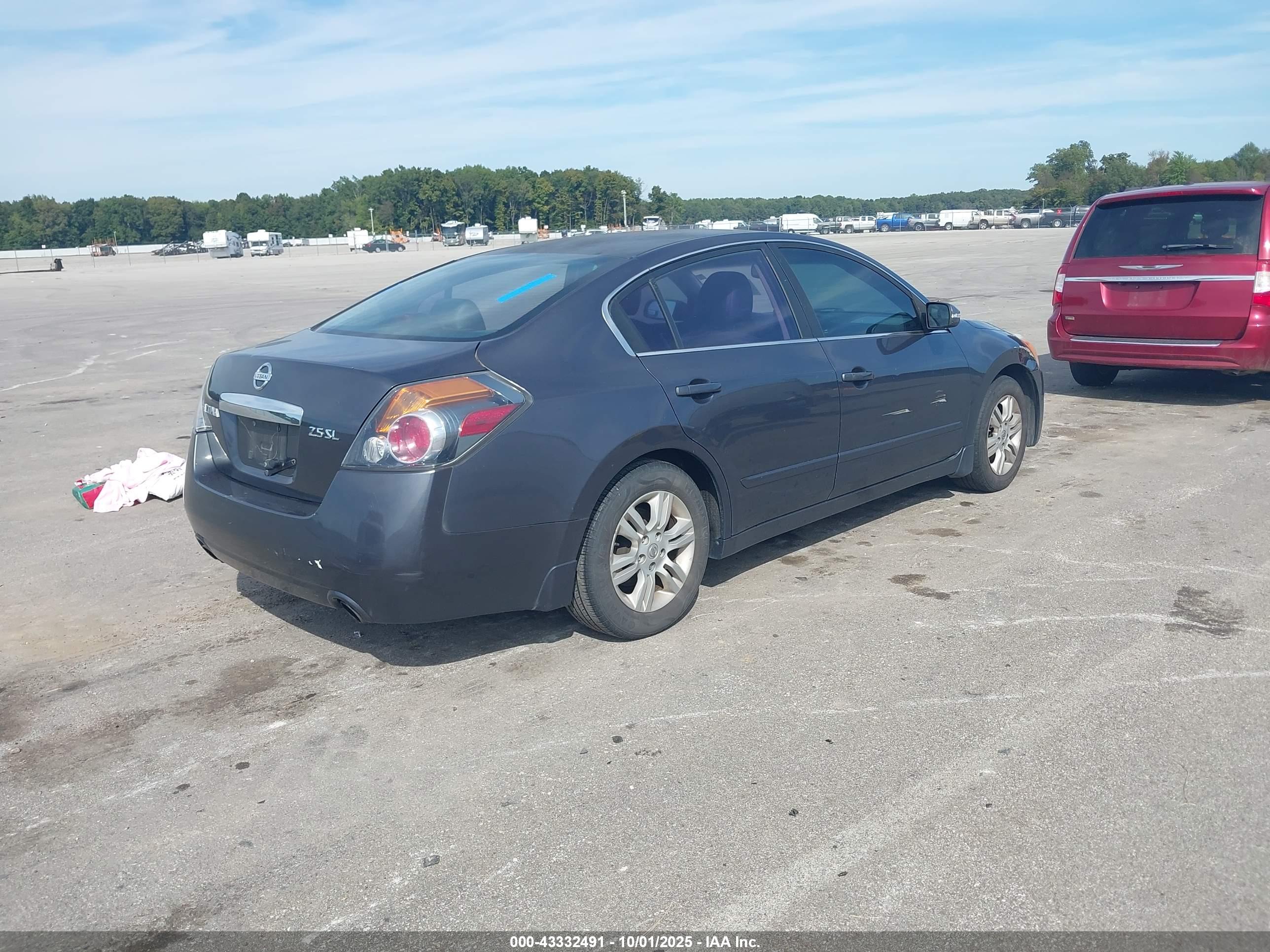 NISSAN ALTIMA image 4