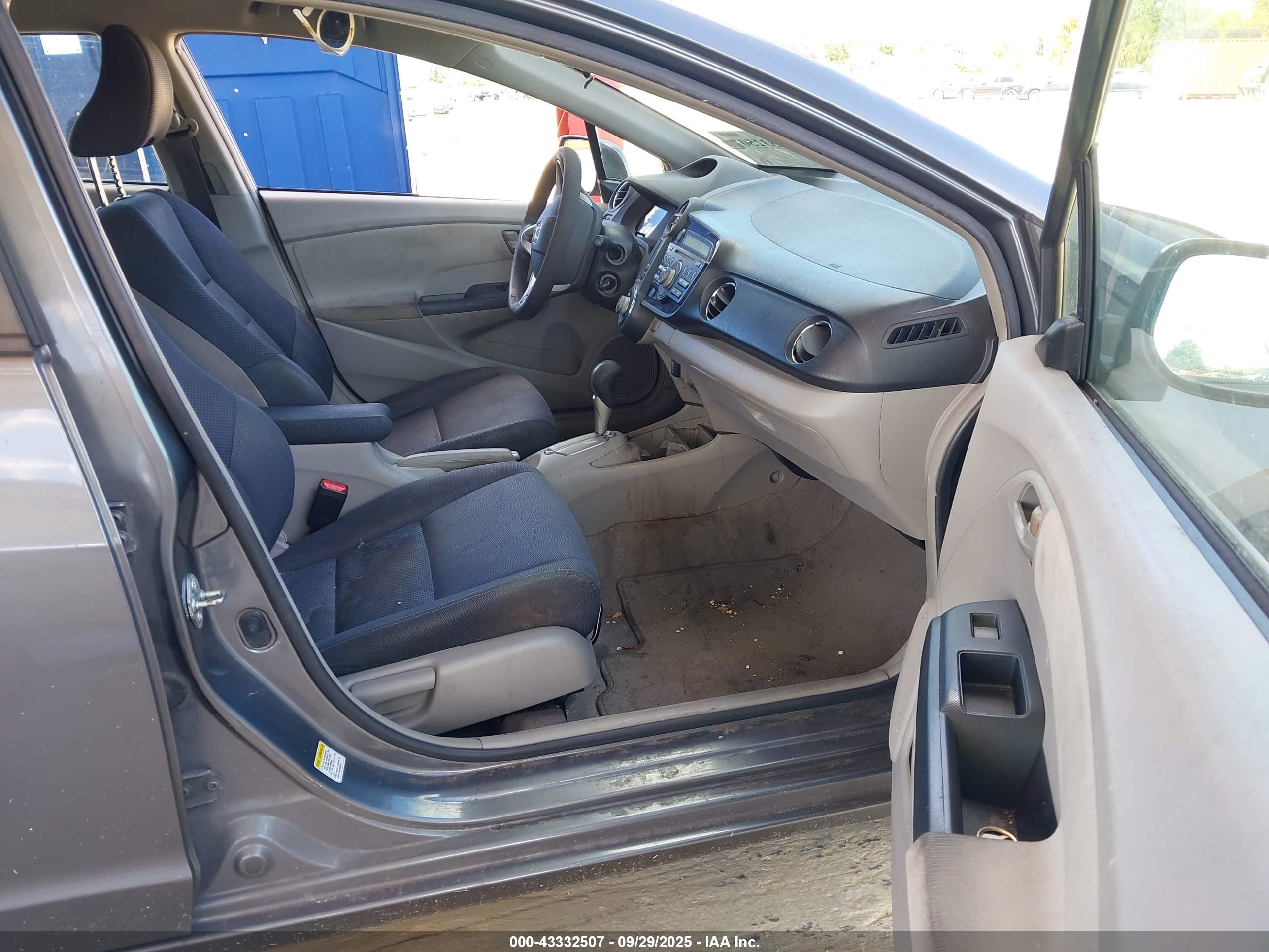 HONDA INSIGHT image 5