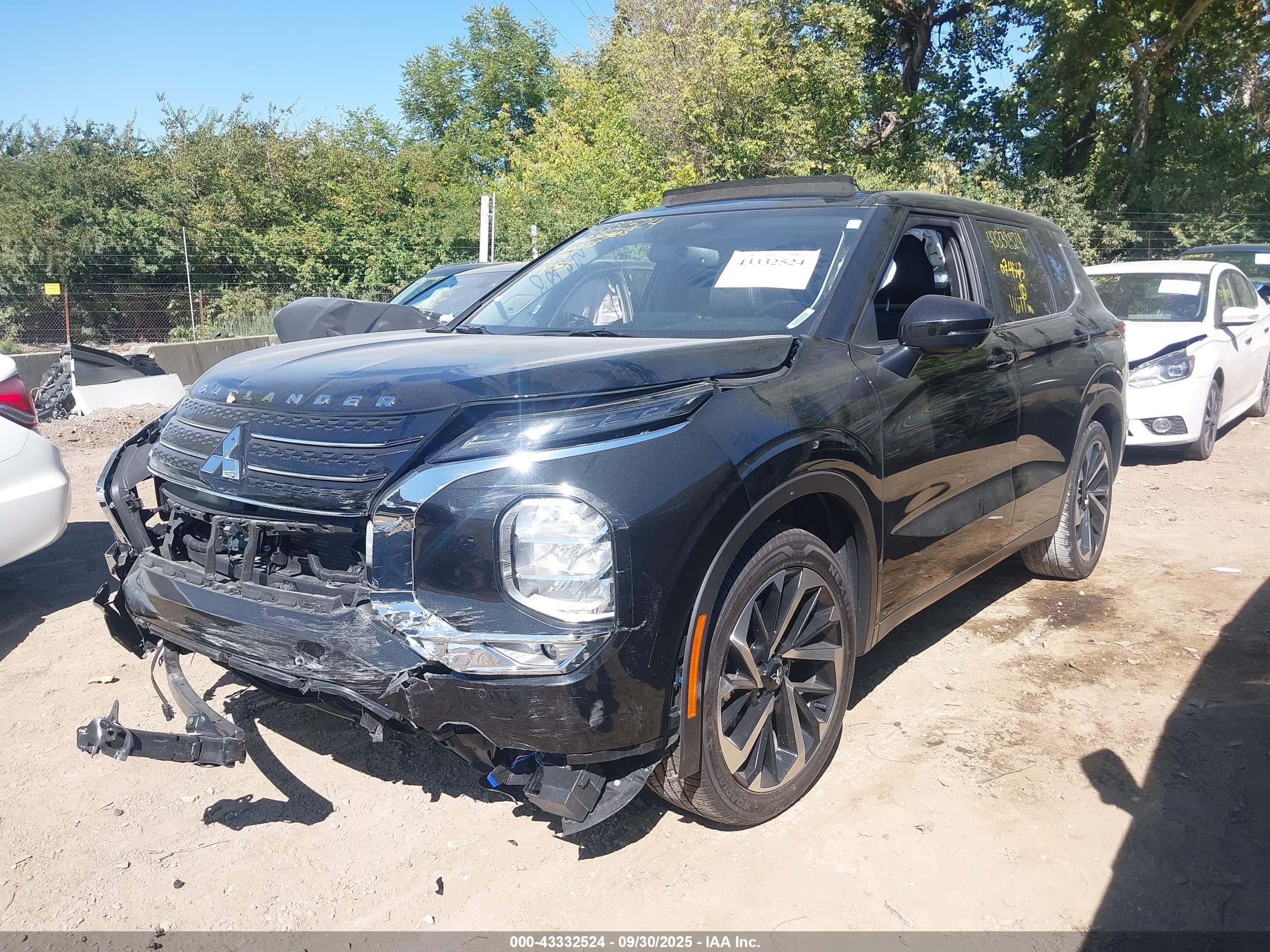 MITSUBISHI OUTLANDER image 6