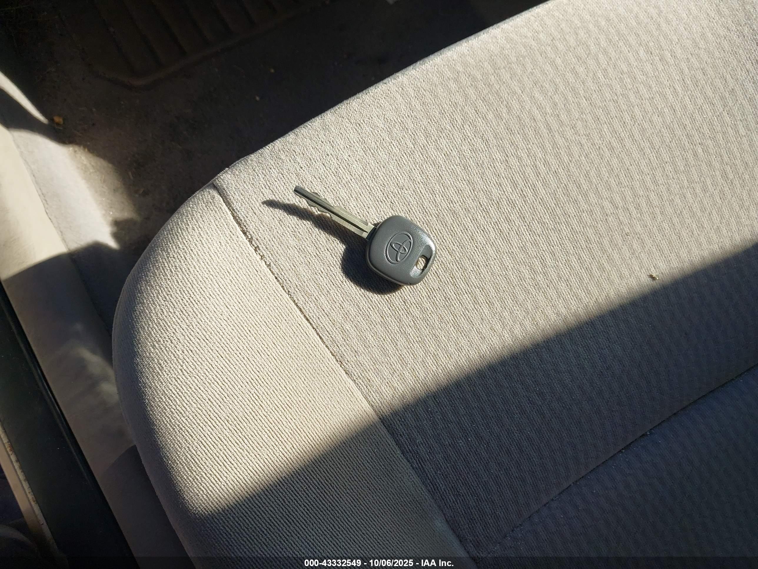 TOYOTA COROLLA image 11