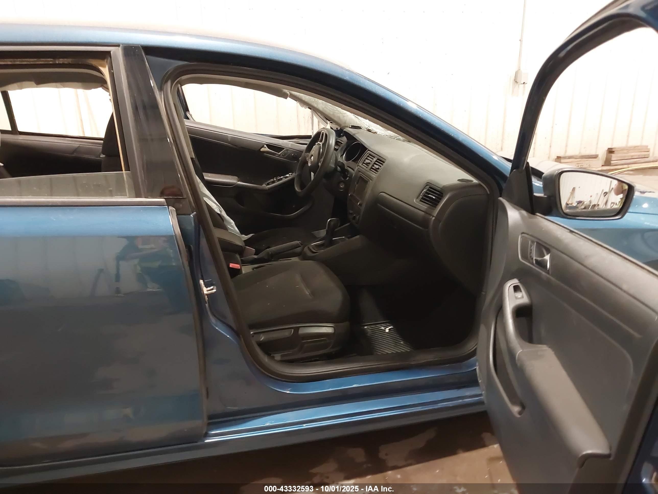 VOLKSWAGEN JETTA image 5