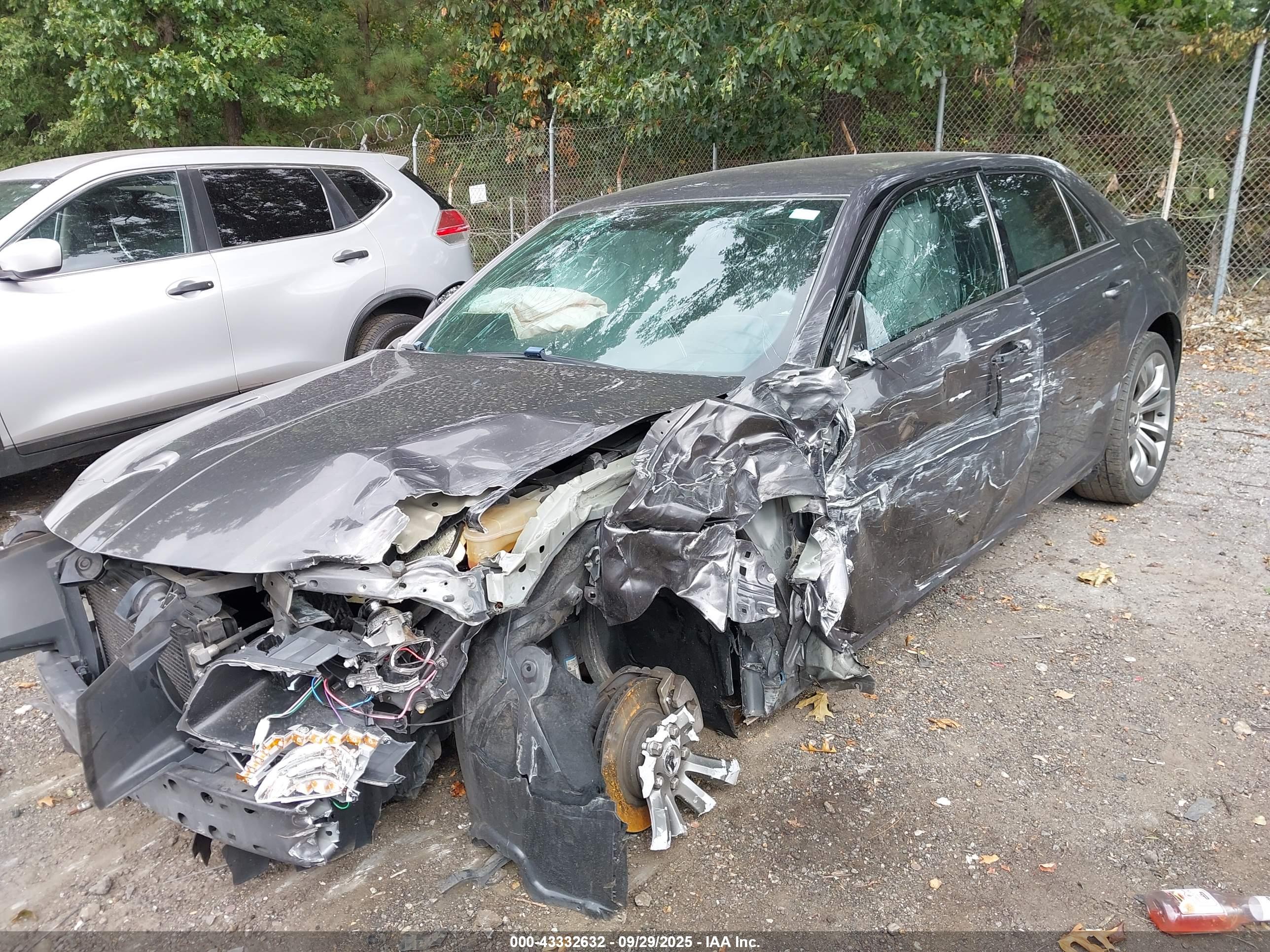 CHRYSLER 300 image 2