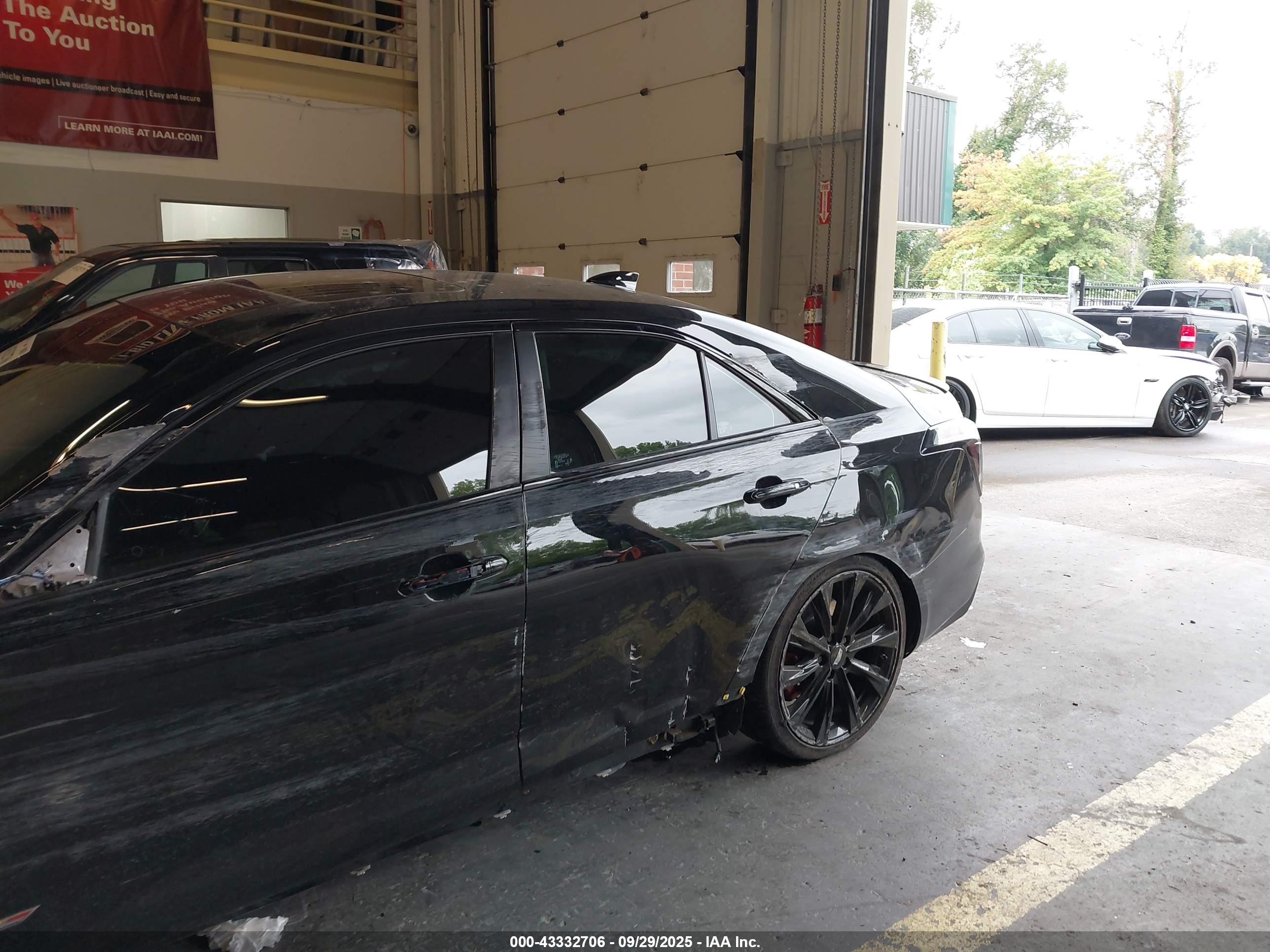 CADILLAC CT4-V image 6