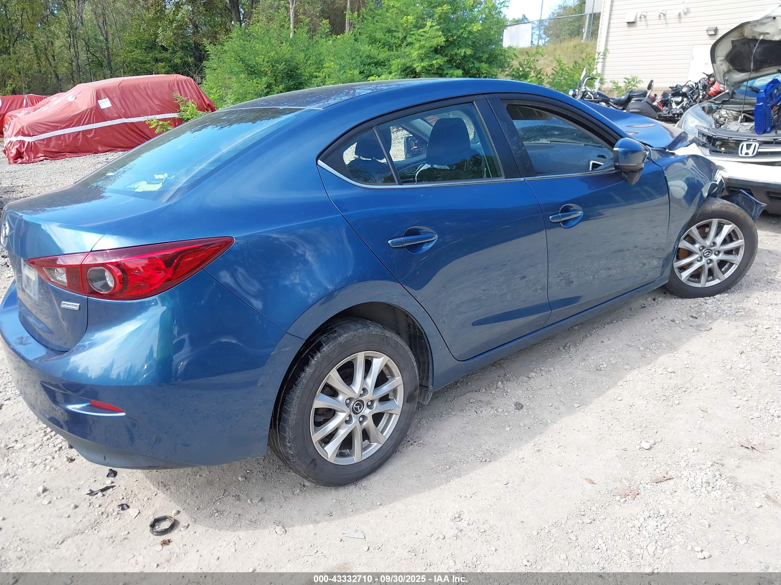 MAZDA MAZDA3 image 4