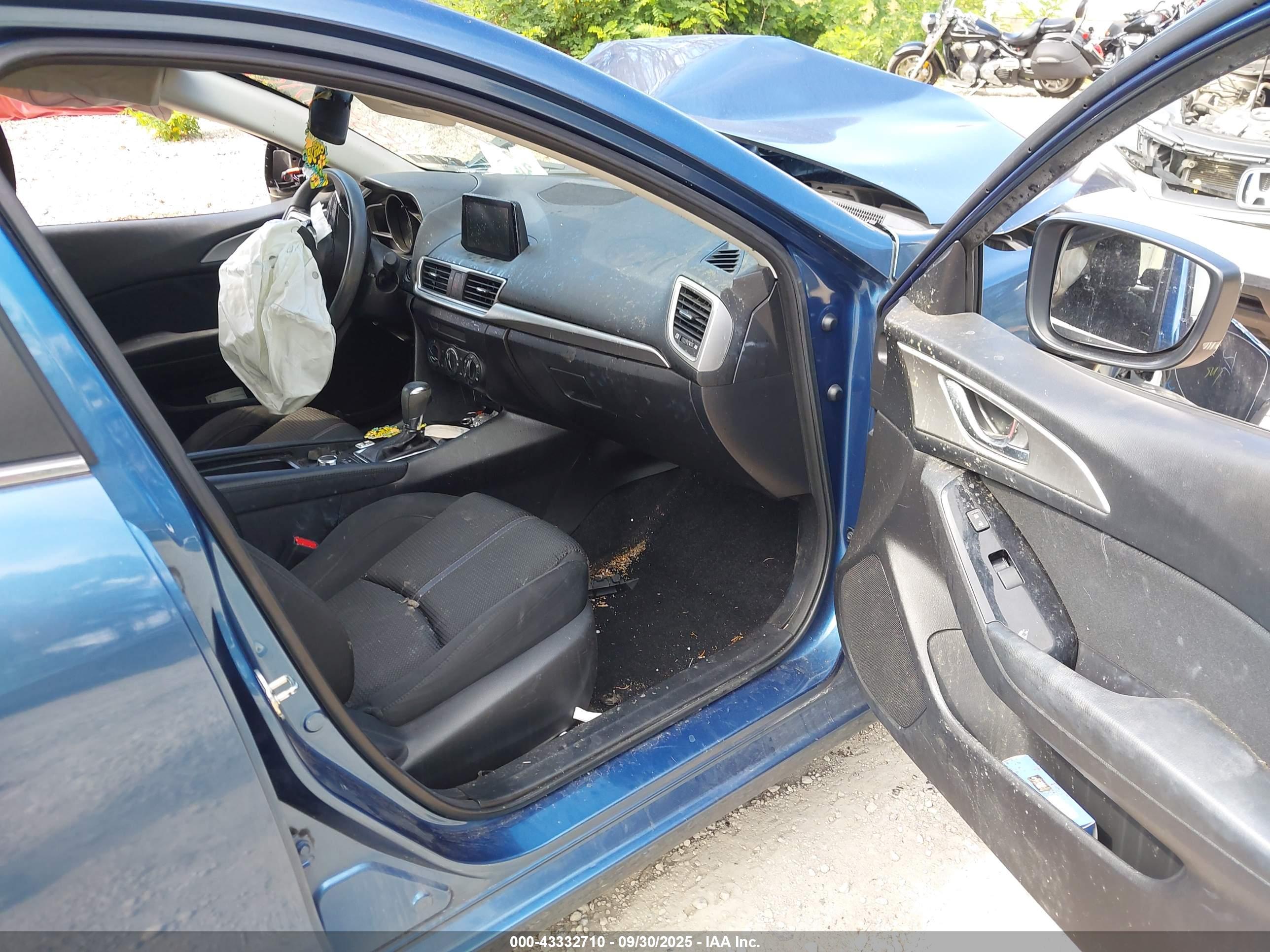 MAZDA MAZDA3 image 5