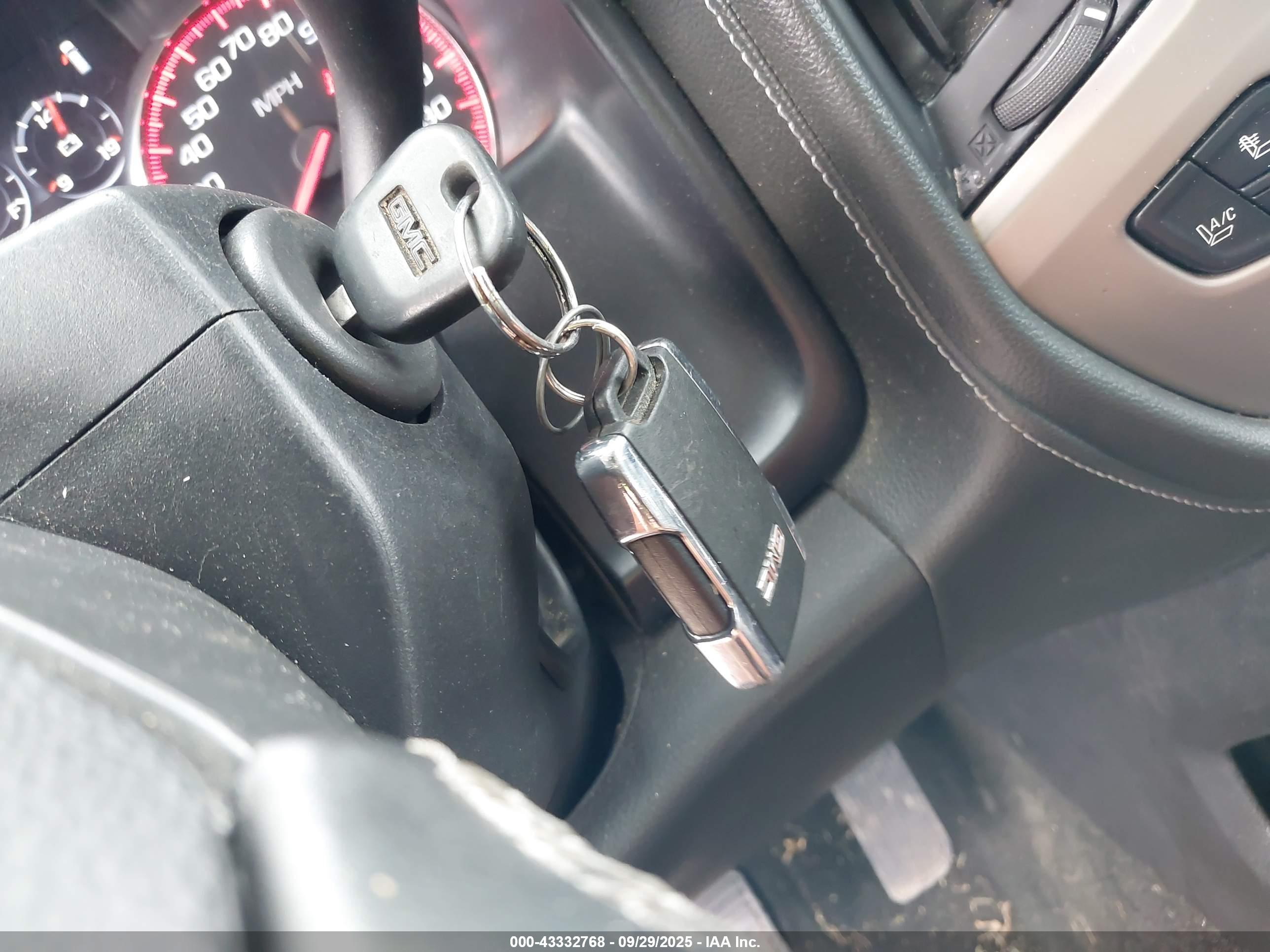 GMC SIERRA image 11
