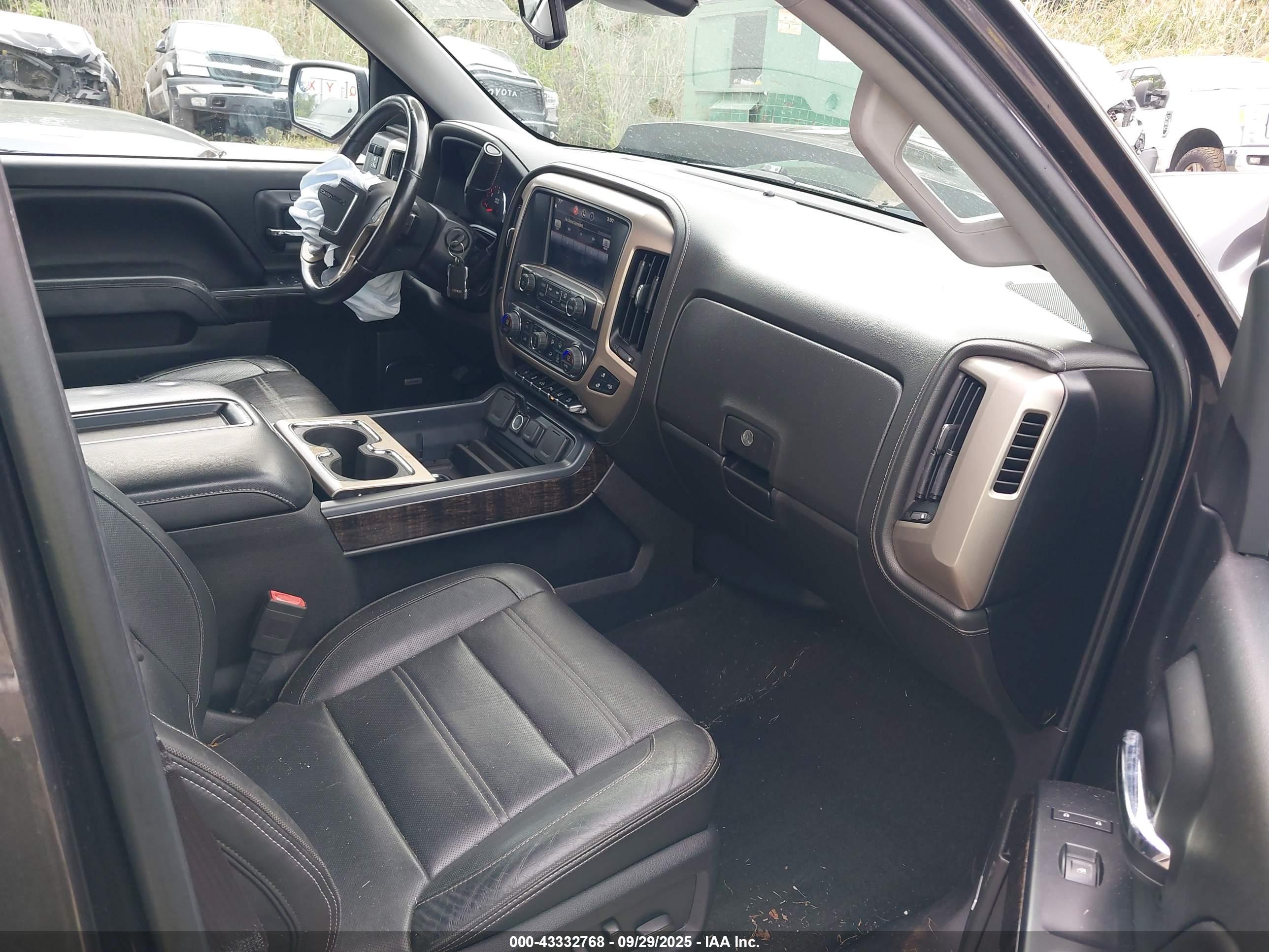 GMC SIERRA image 5