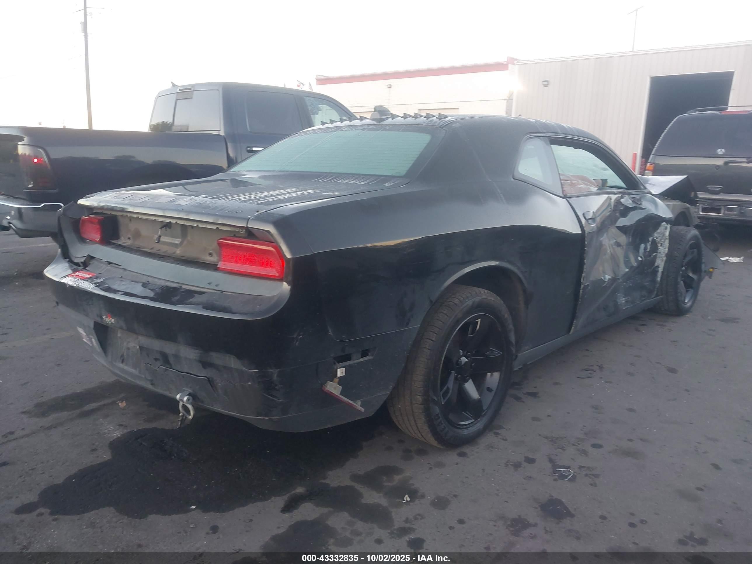 DODGE CHALLENGER image 4