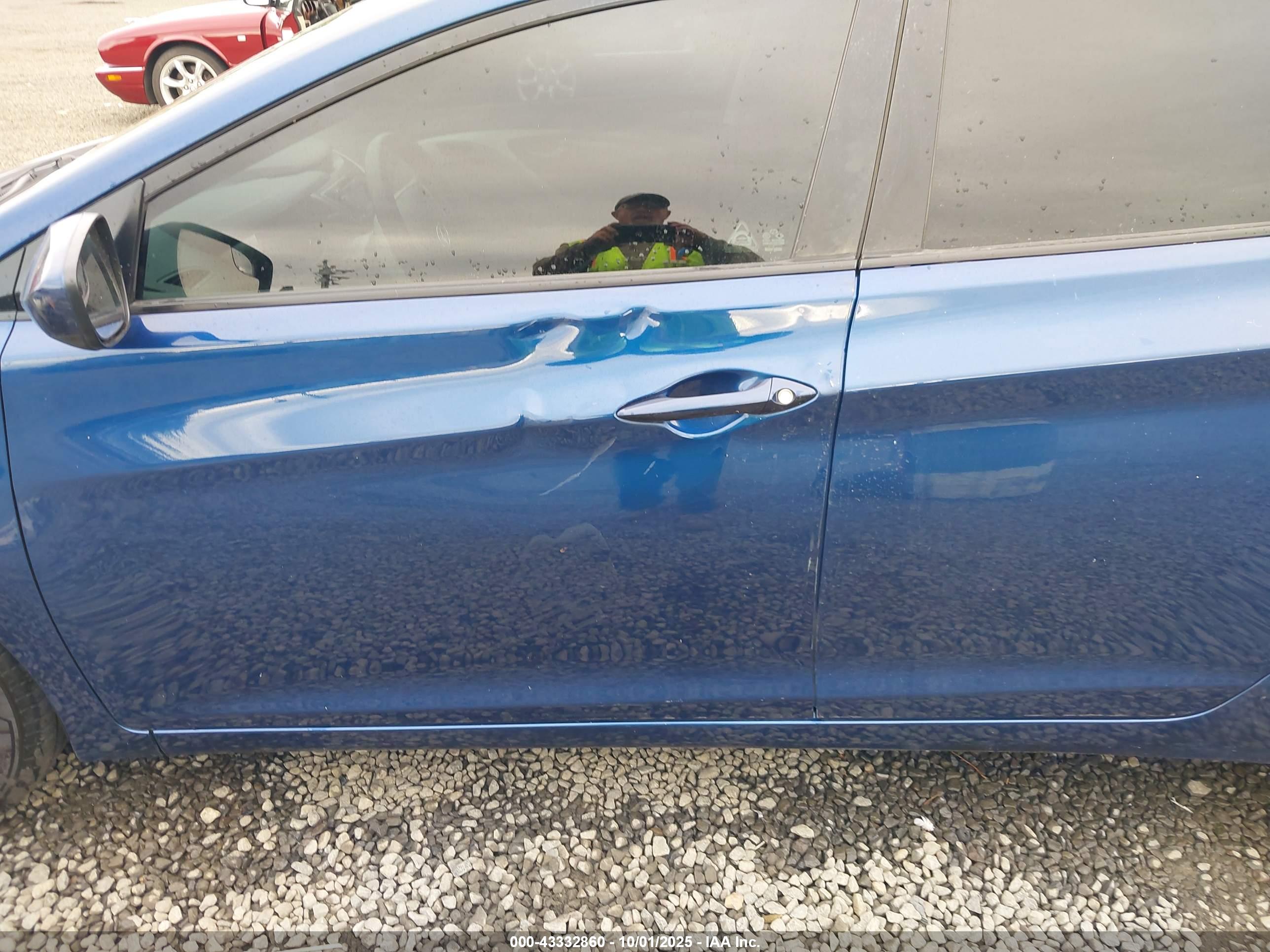 HYUNDAI ELANTRA image 6