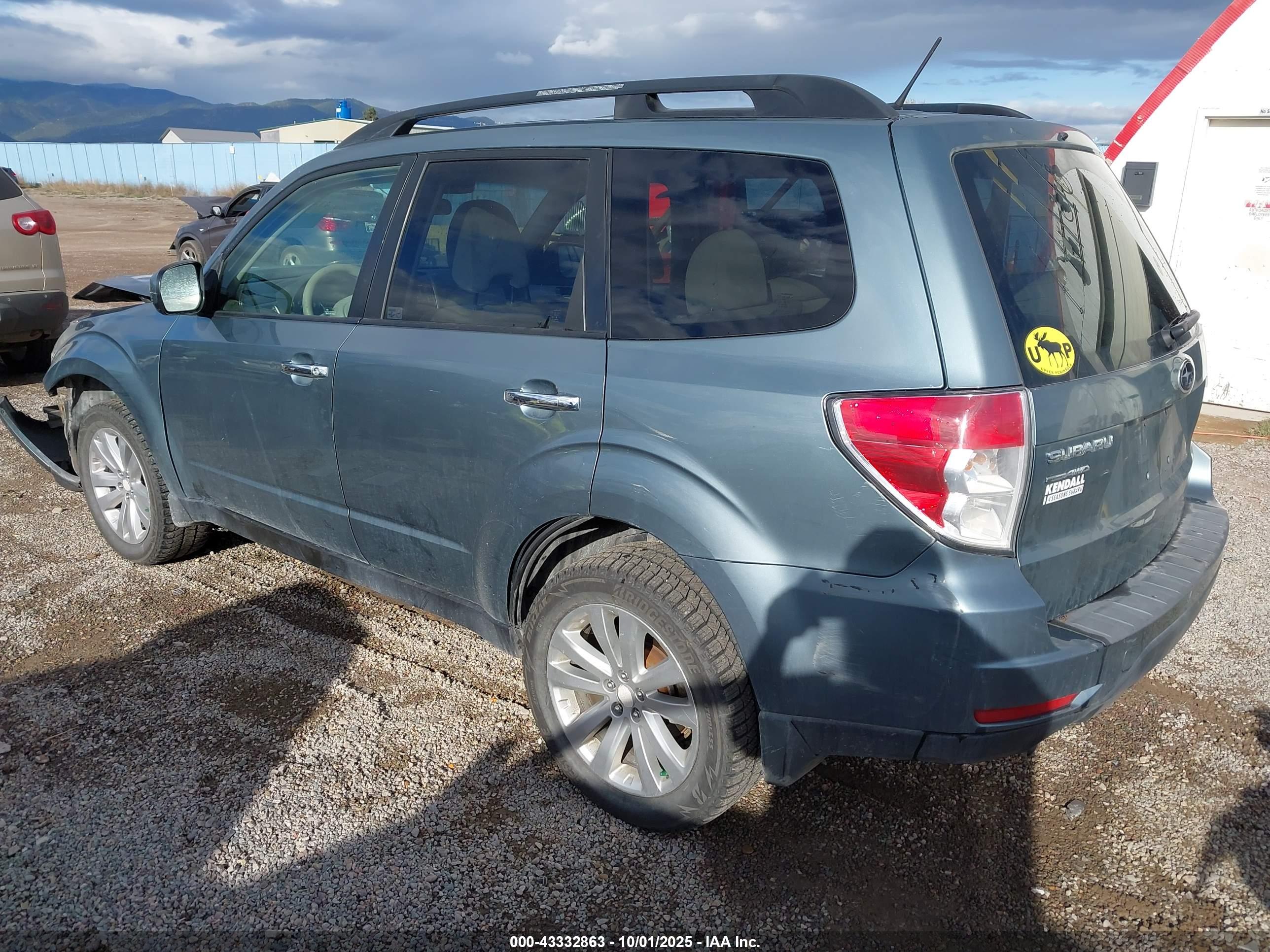 SUBARU FORESTER image 3