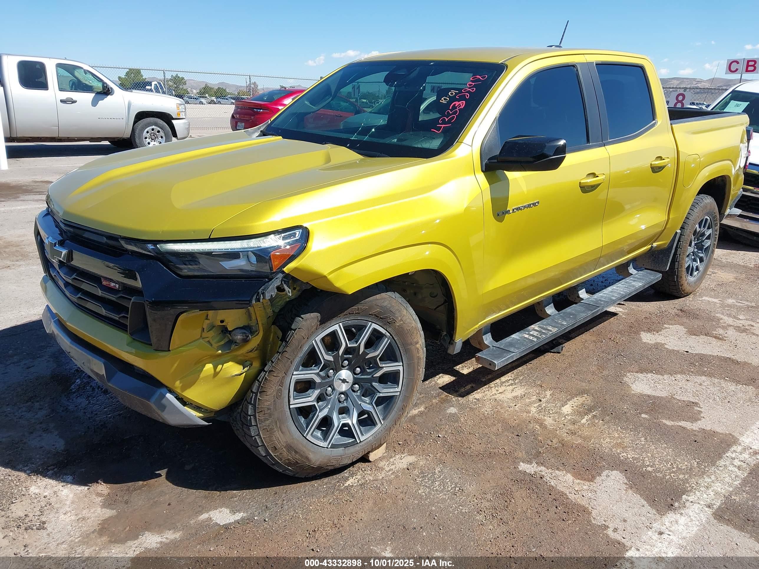 CHEVROLET COLORADO image 2