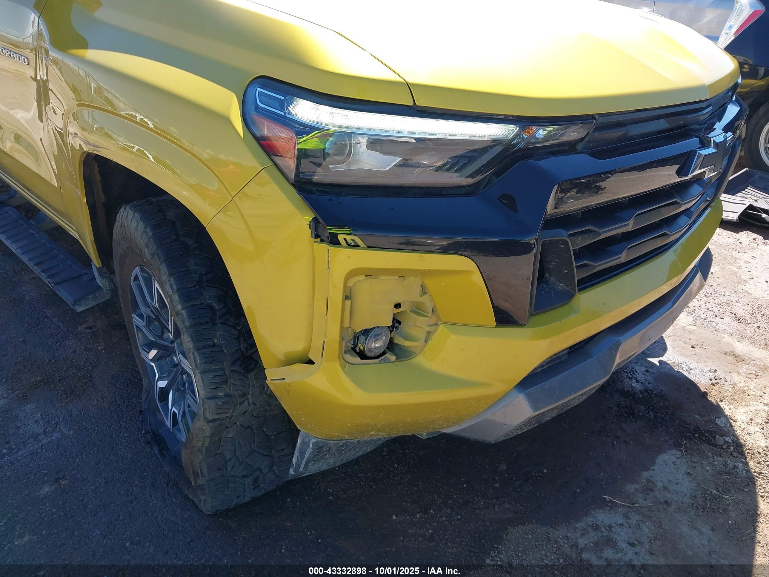 CHEVROLET COLORADO image 6