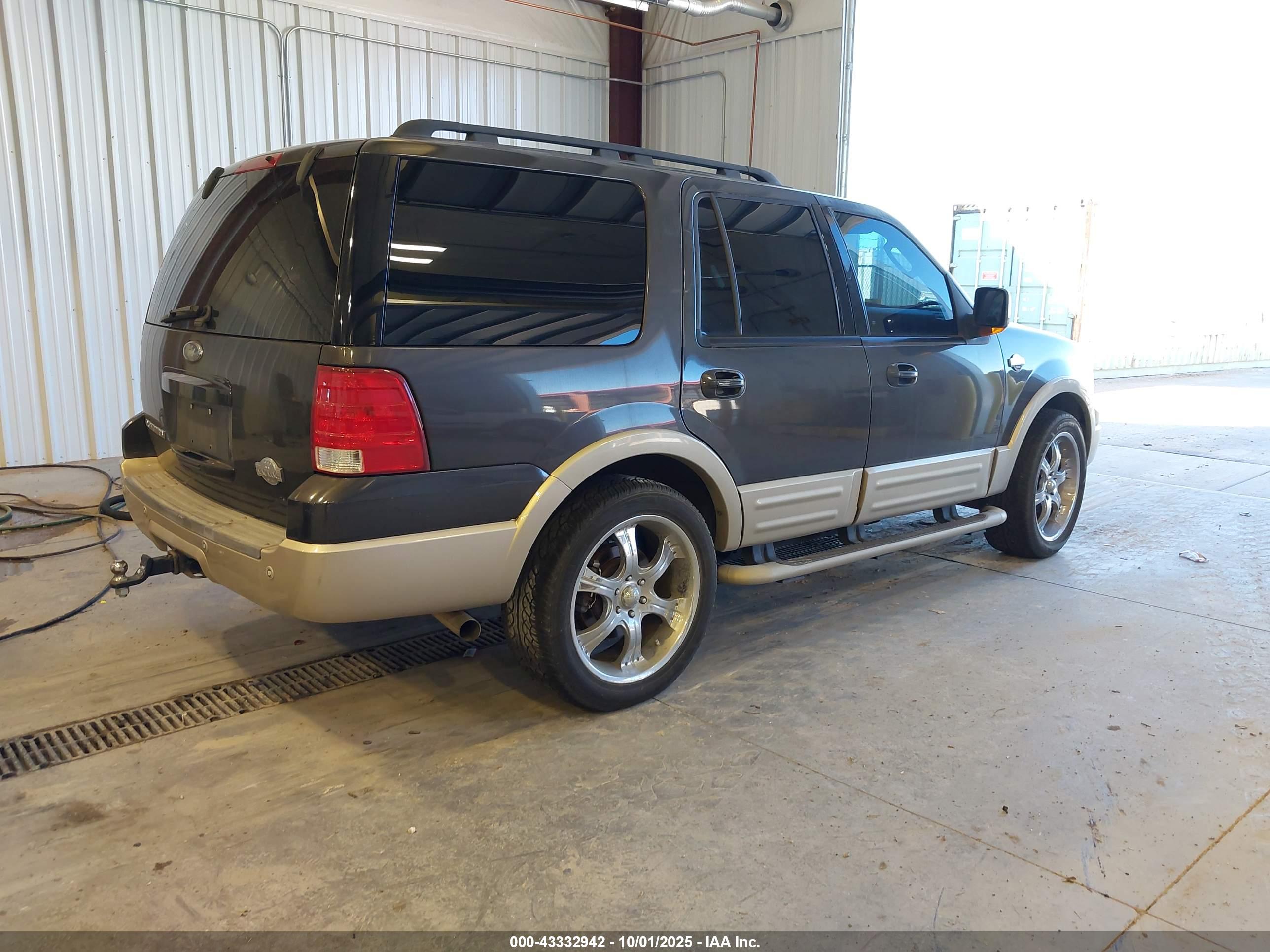 FORD EXPEDITION image 4