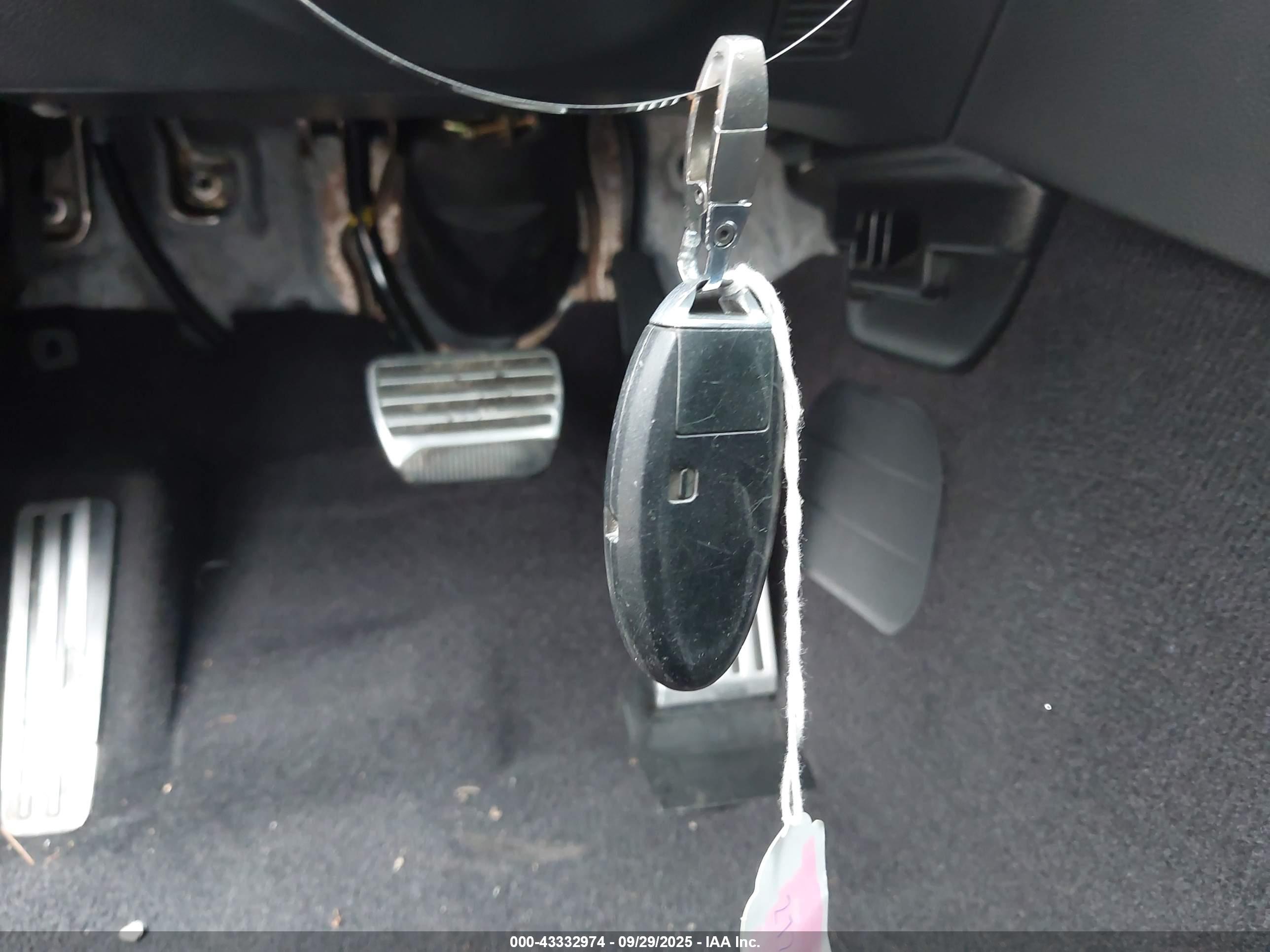 INFINITI G37 image 11