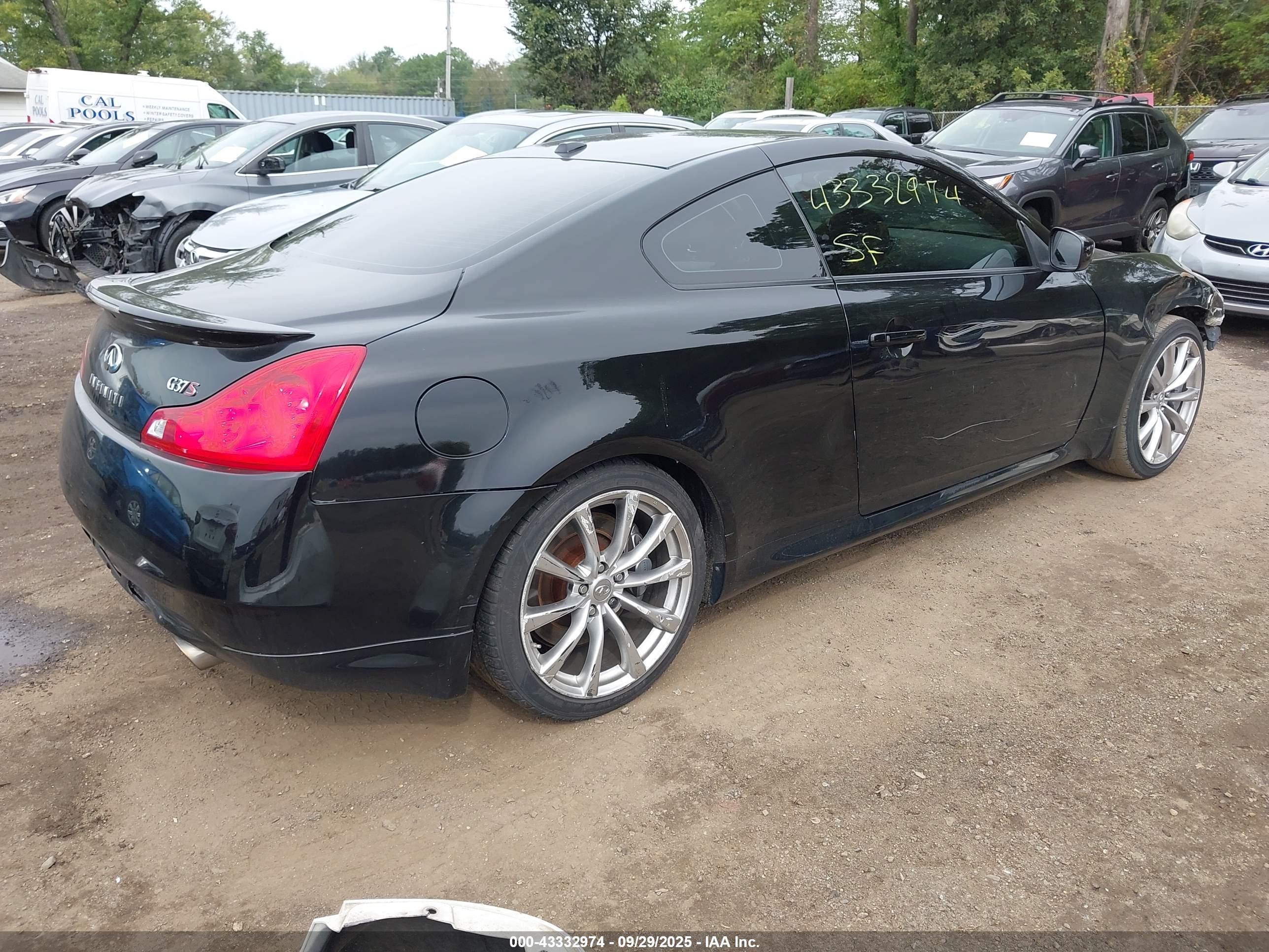 INFINITI G37 image 4