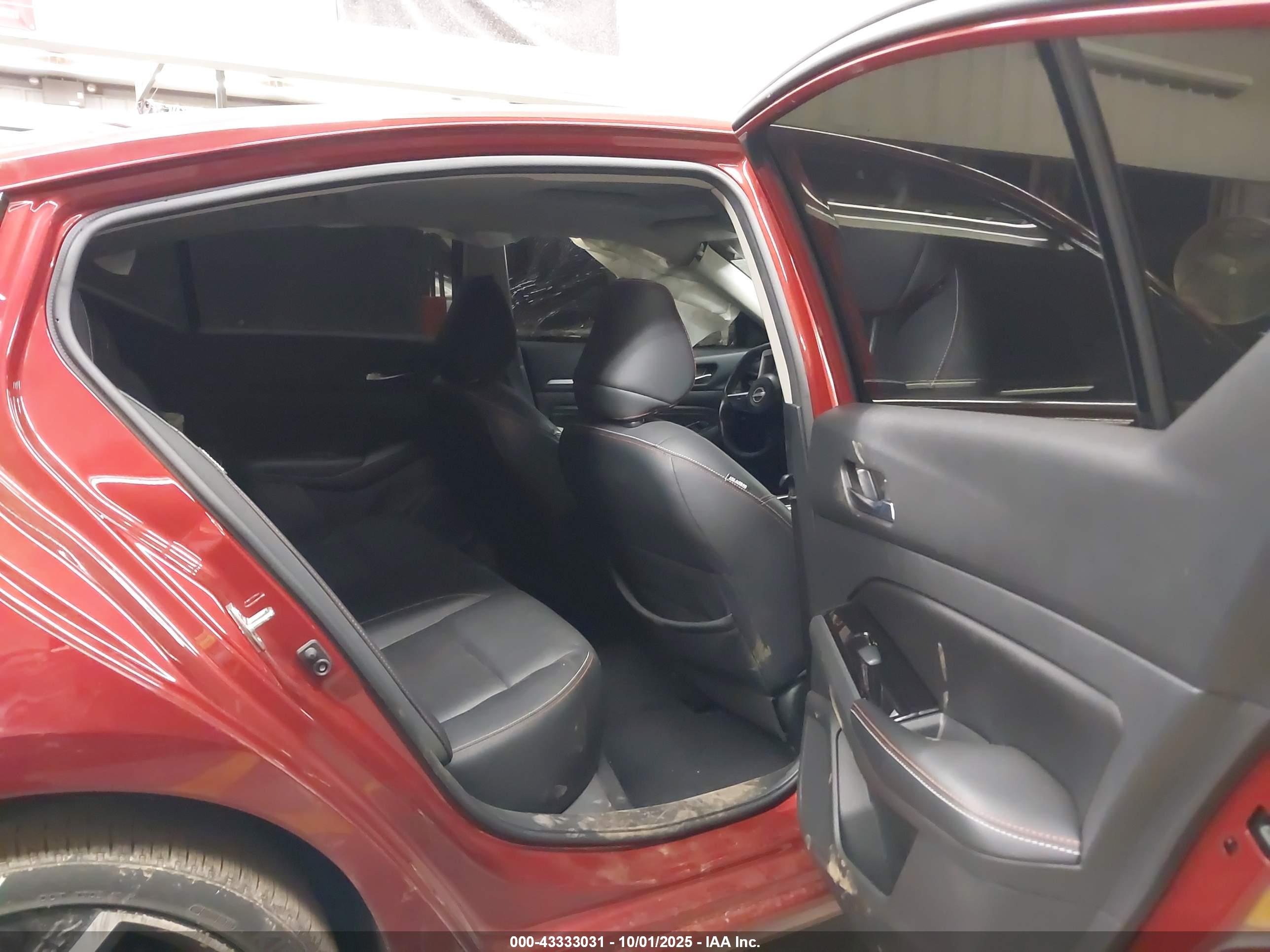 NISSAN ALTIMA image 8