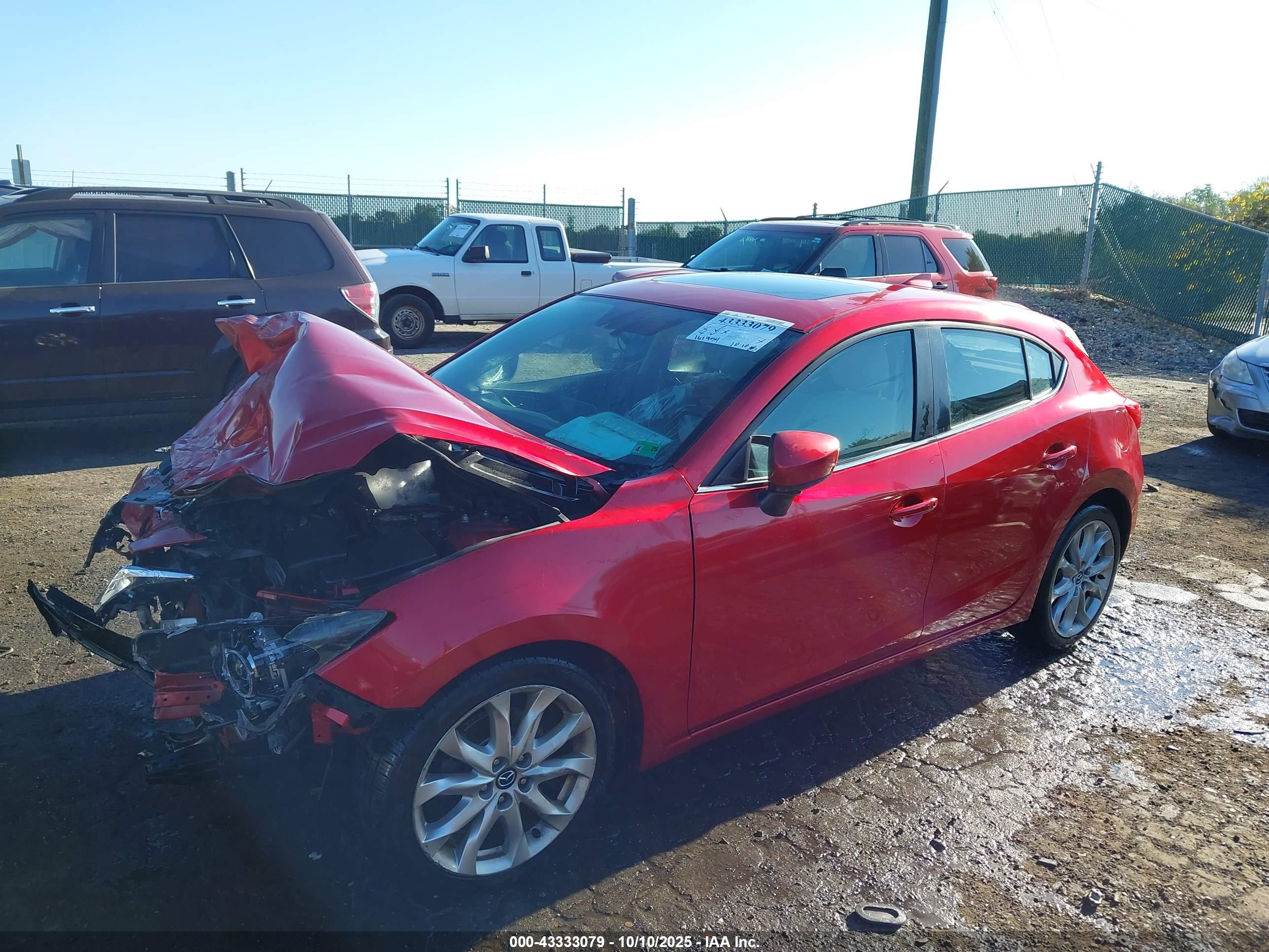MAZDA MAZDA3 image 2
