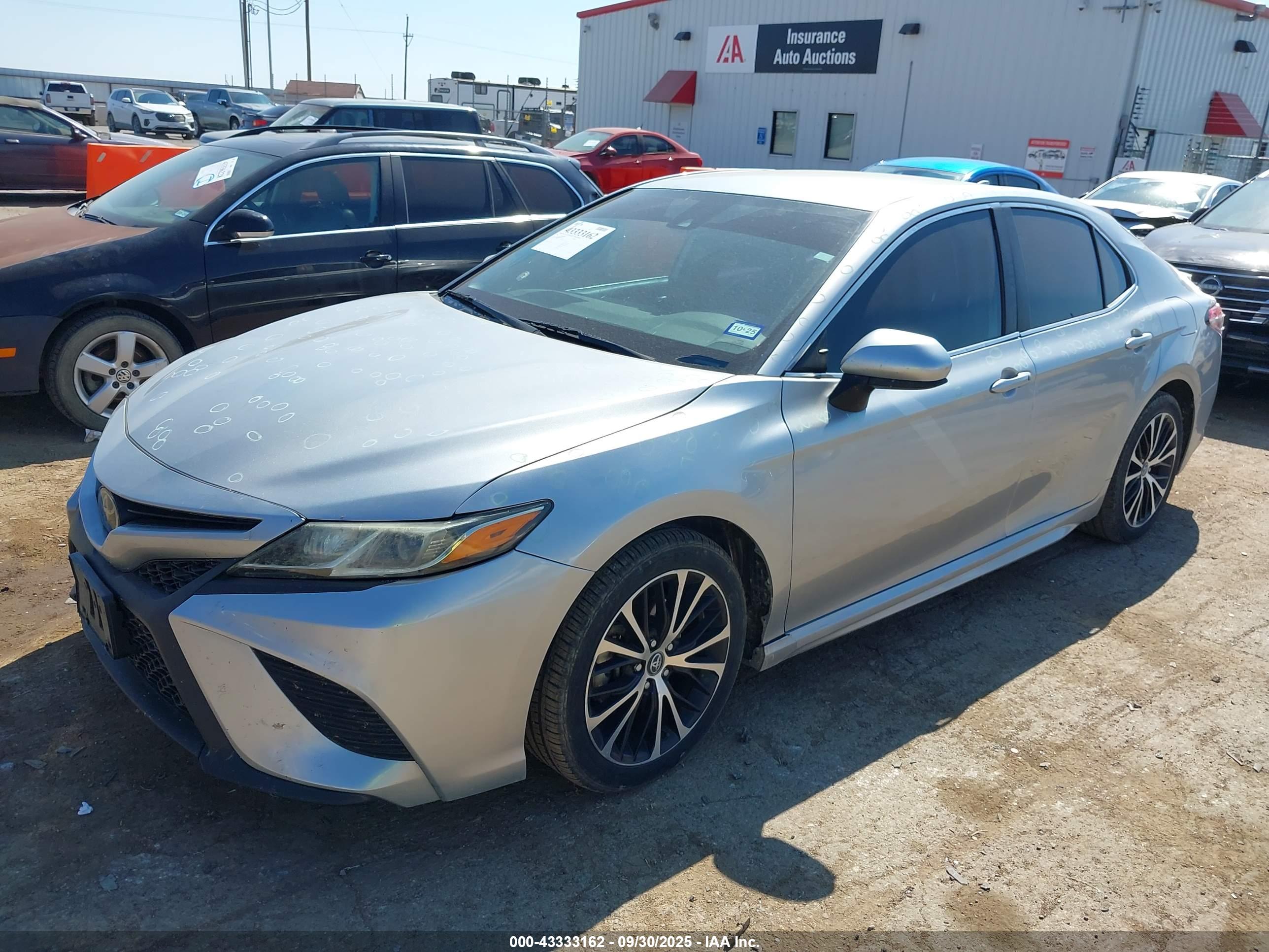 TOYOTA CAMRY image 2