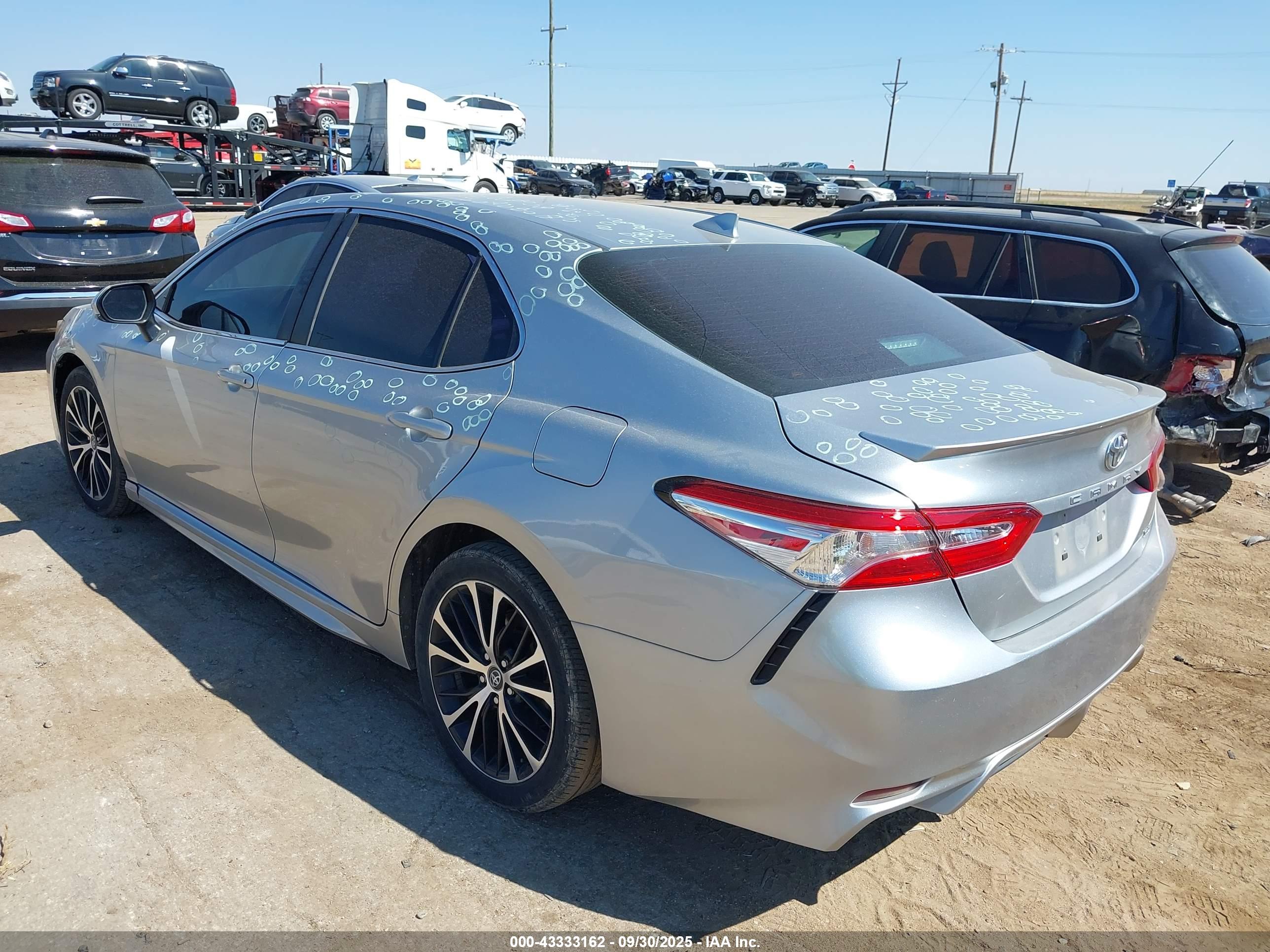 TOYOTA CAMRY image 3