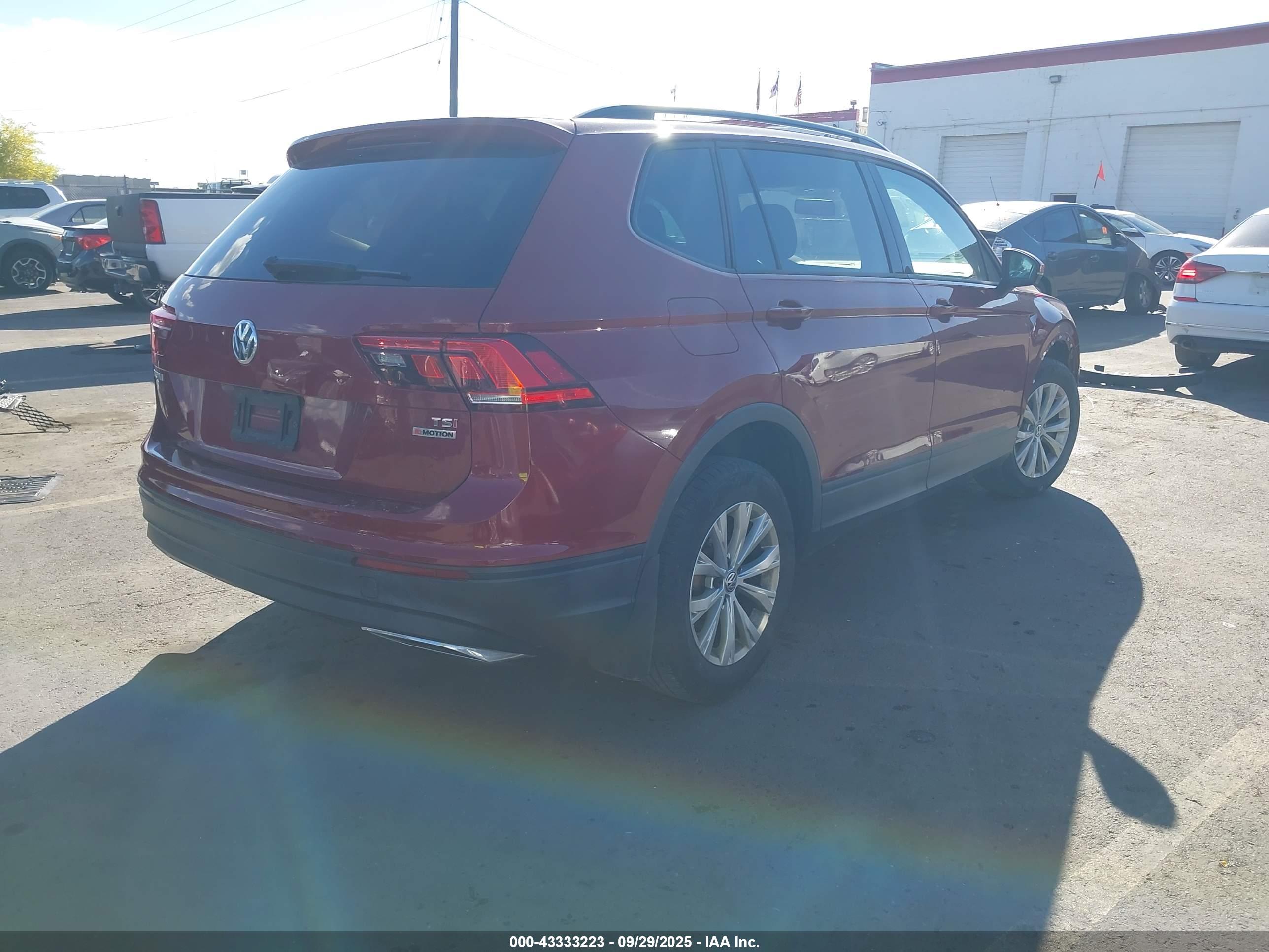 VOLKSWAGEN TIGUAN image 4