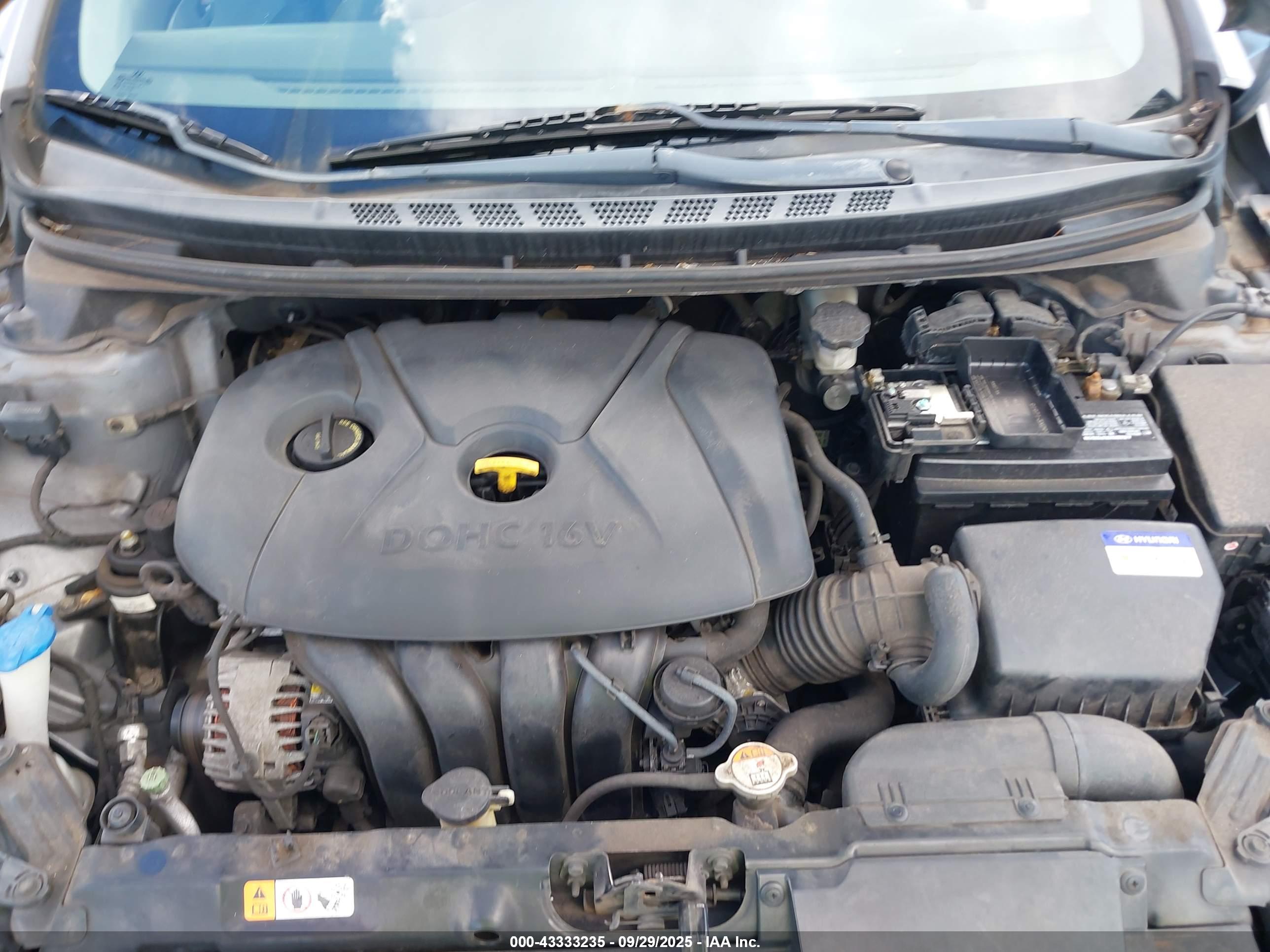 HYUNDAI ELANTRA image 10