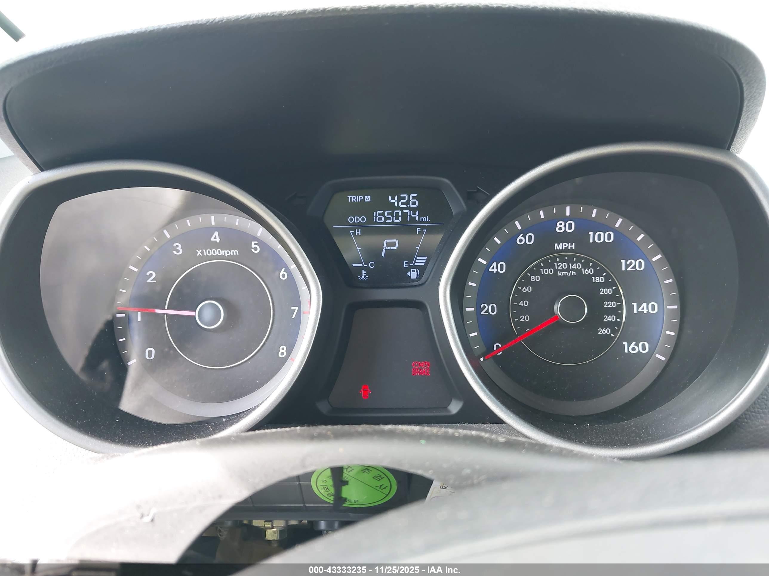 HYUNDAI ELANTRA image 7