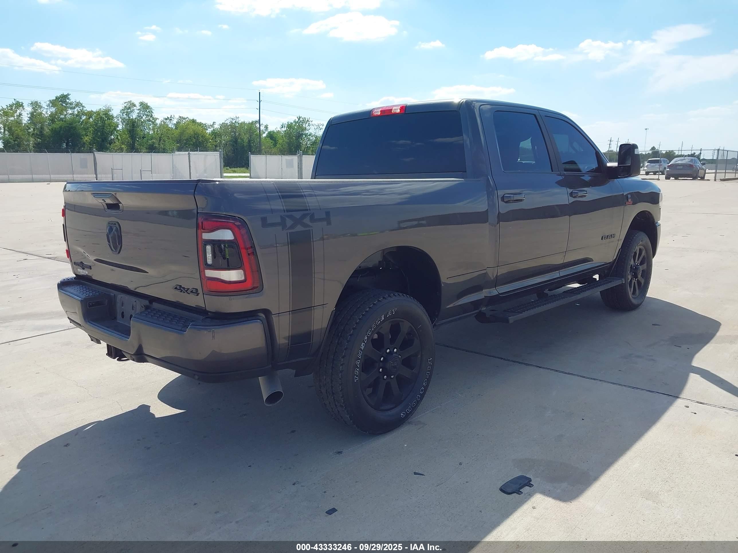 RAM 2500 image 4