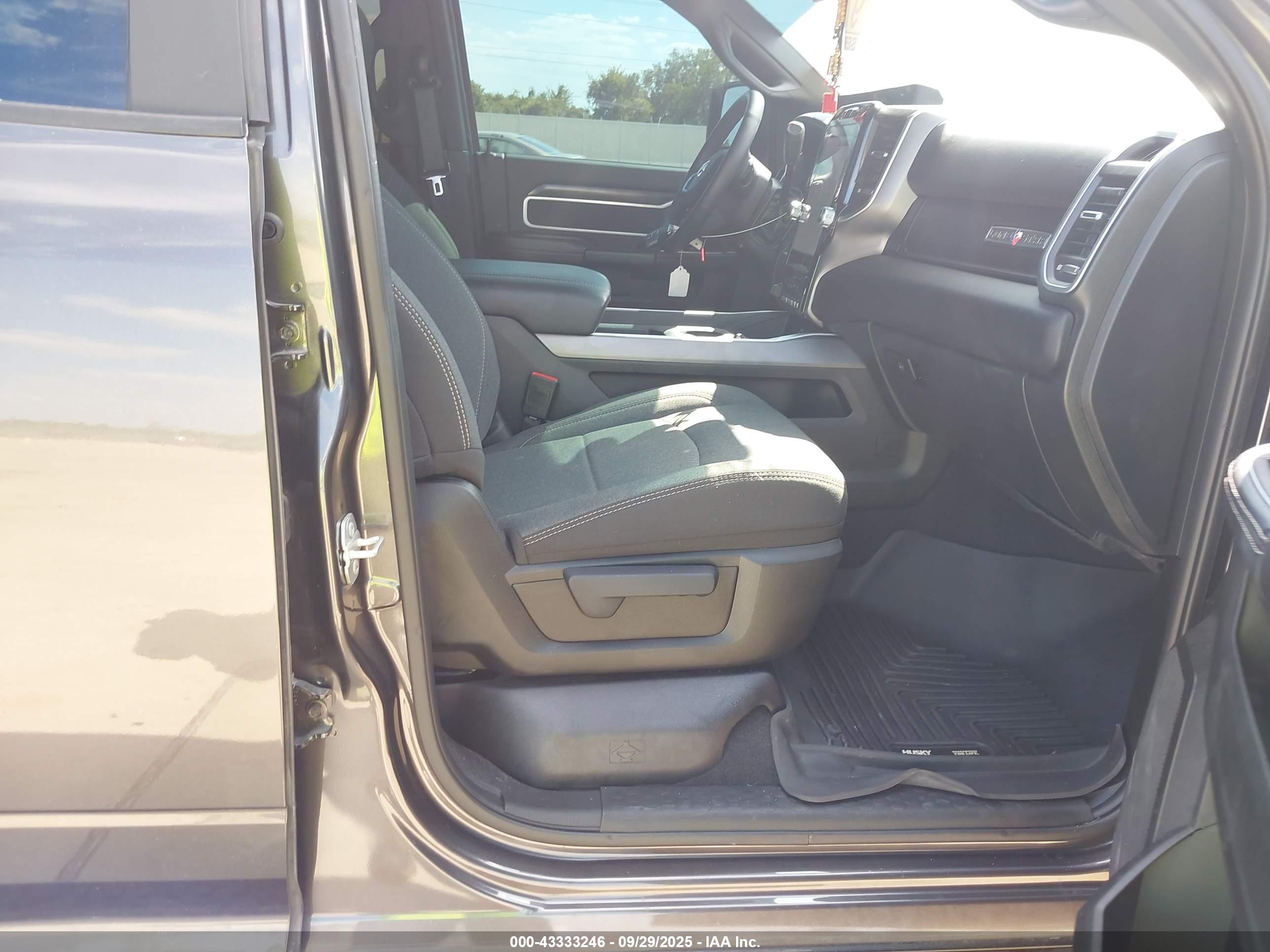 RAM 2500 image 5