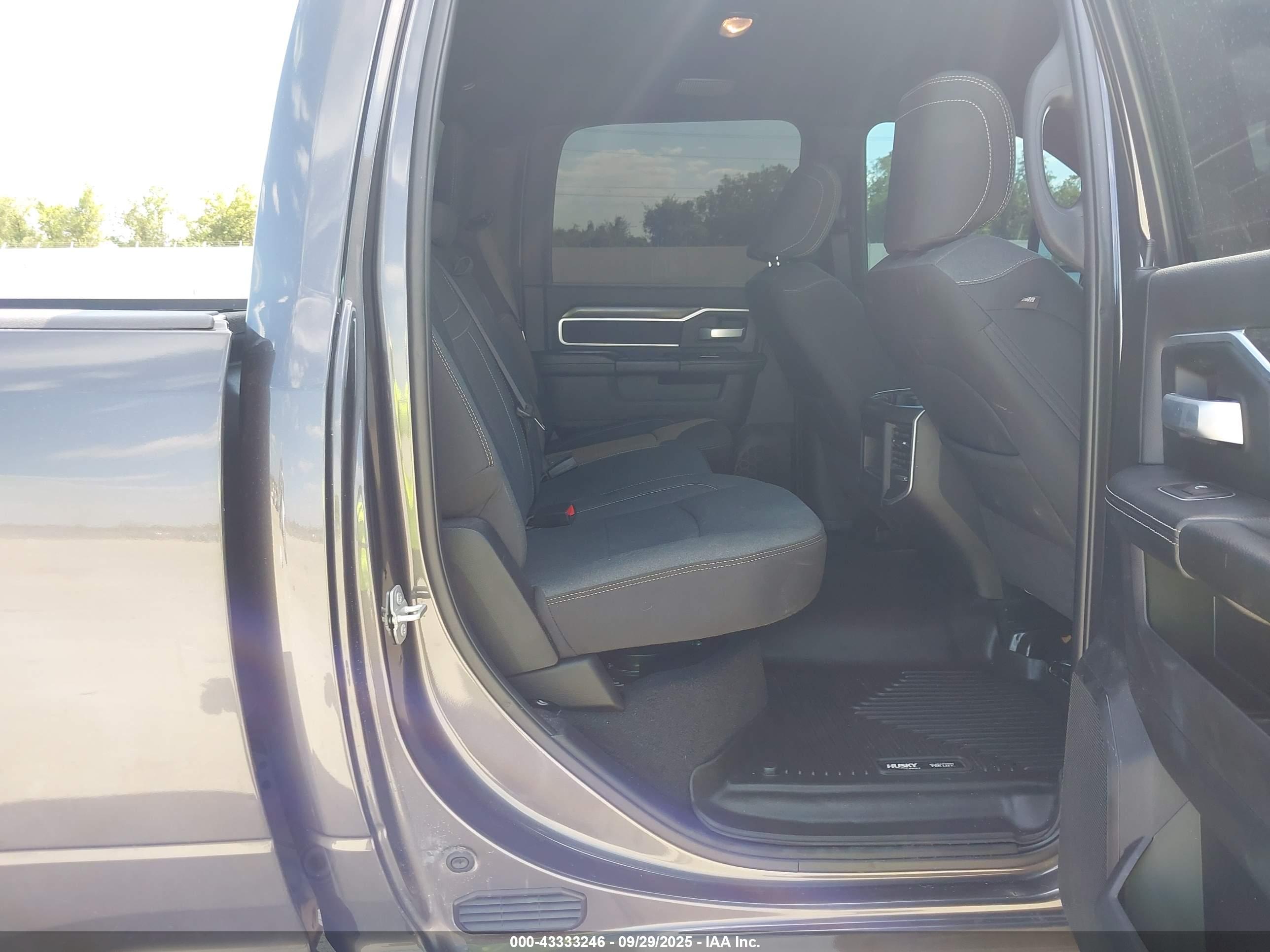 RAM 2500 image 8