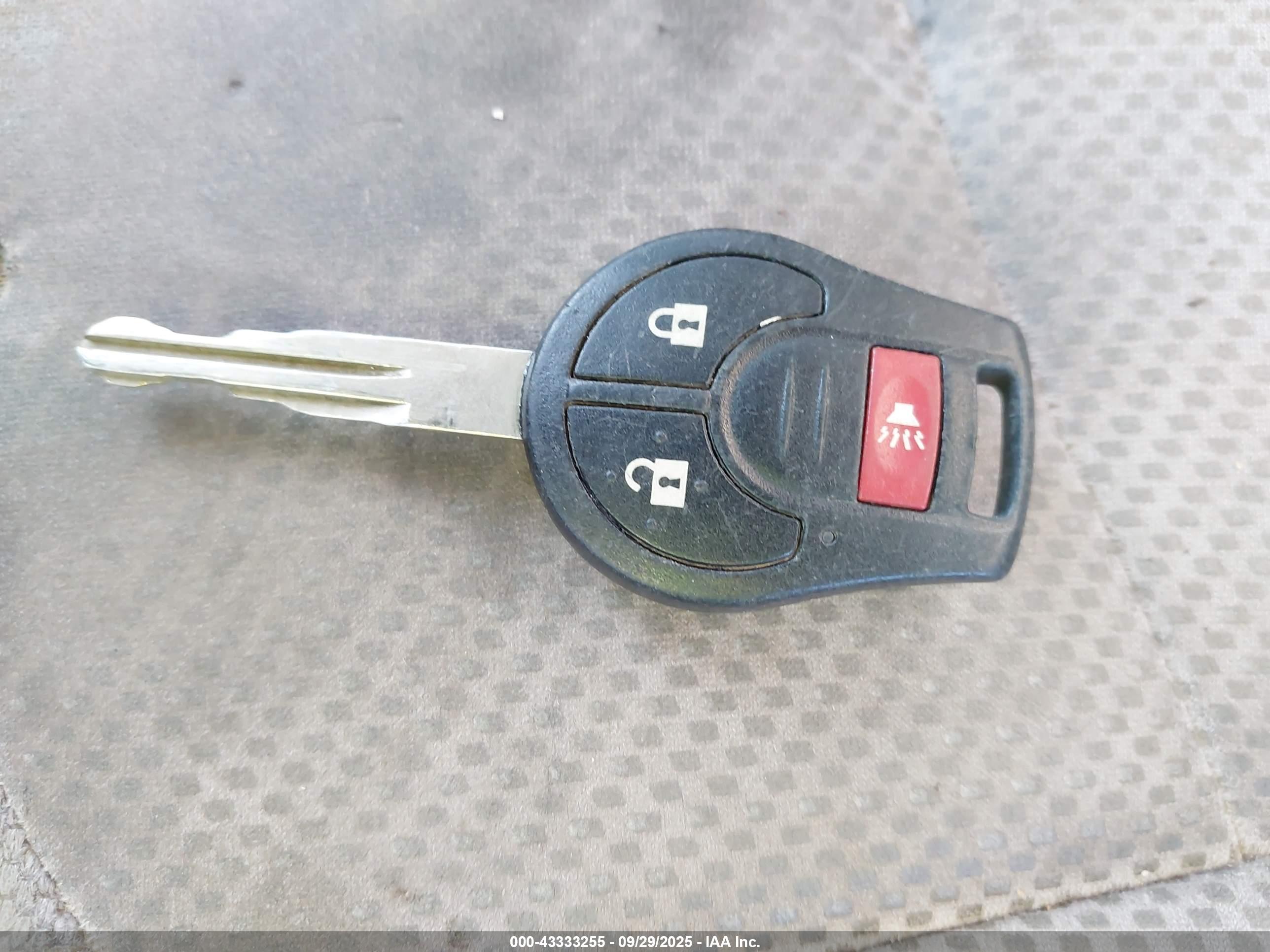 NISSAN ROGUE image 11