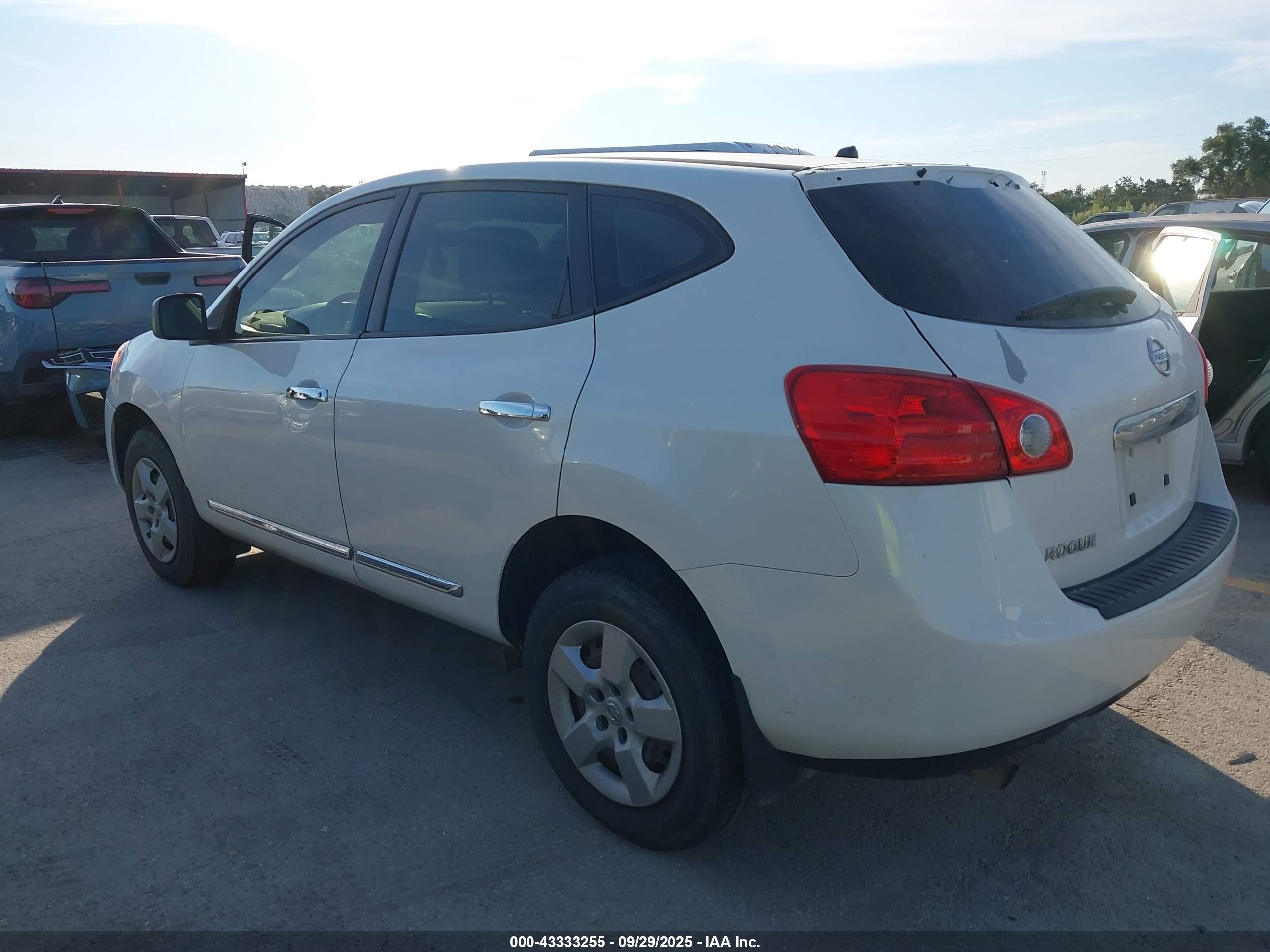 NISSAN ROGUE image 3