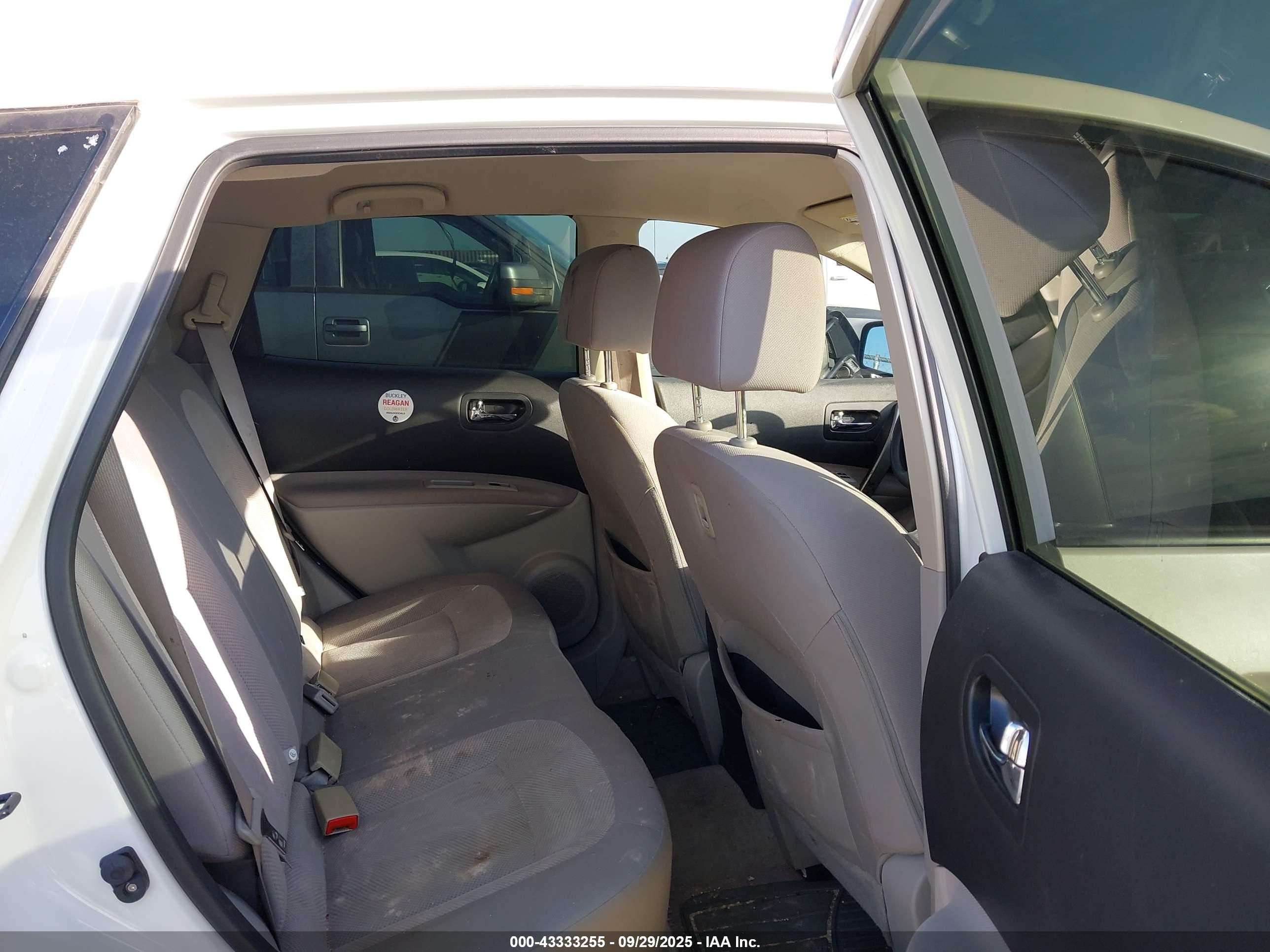 NISSAN ROGUE image 8