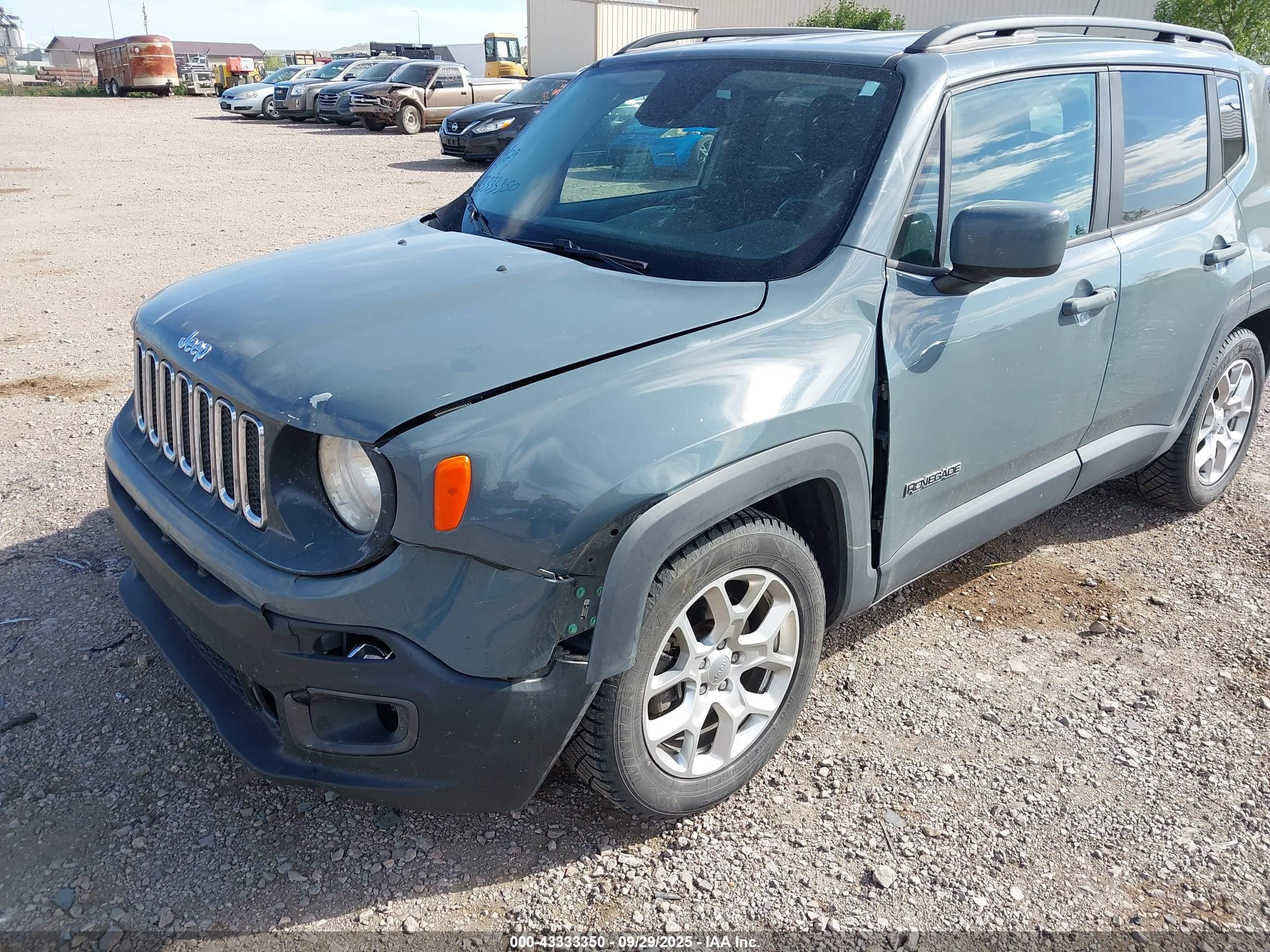 JEEP RENEGADE image 6