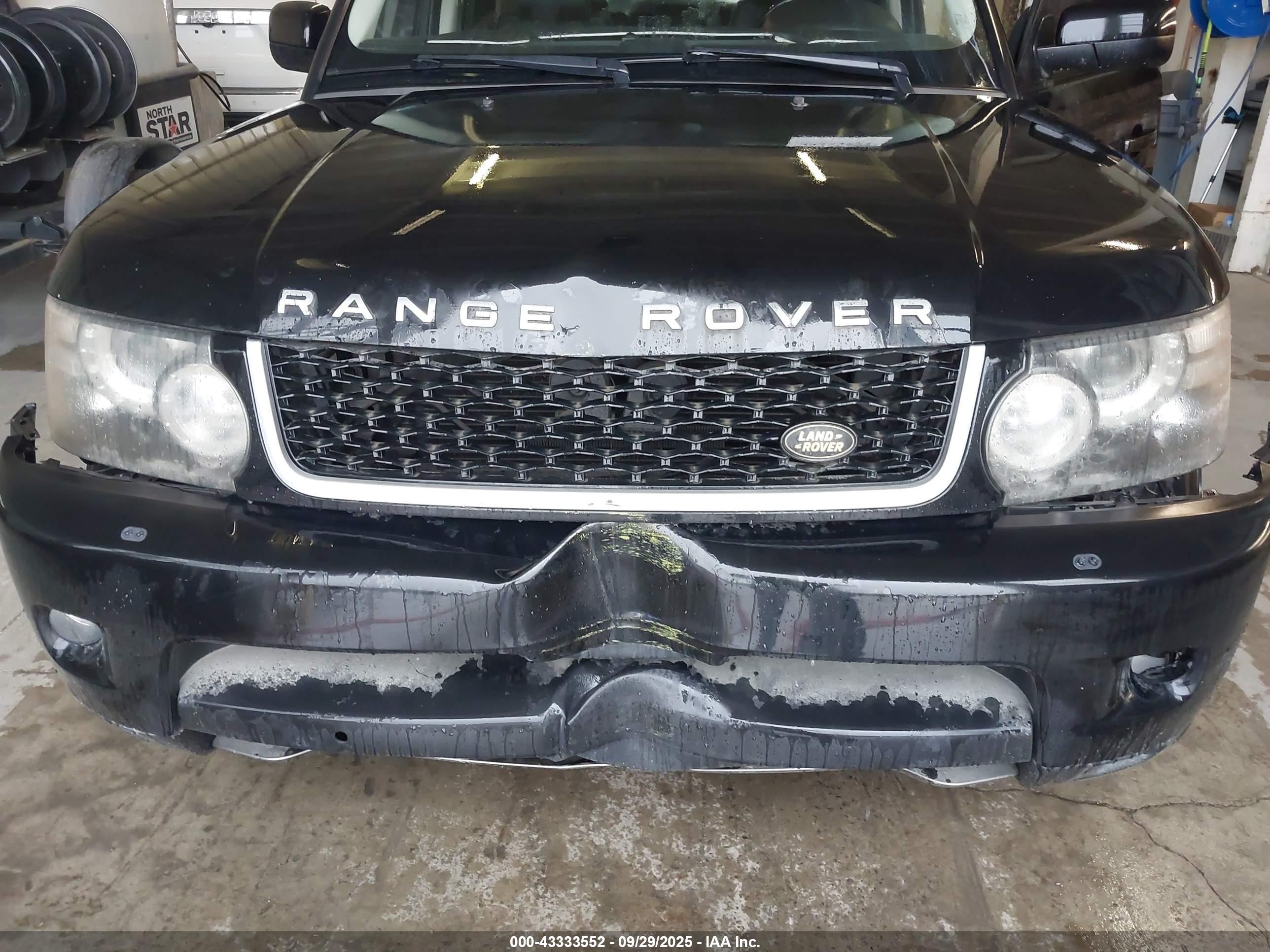 LAND ROVER image 6