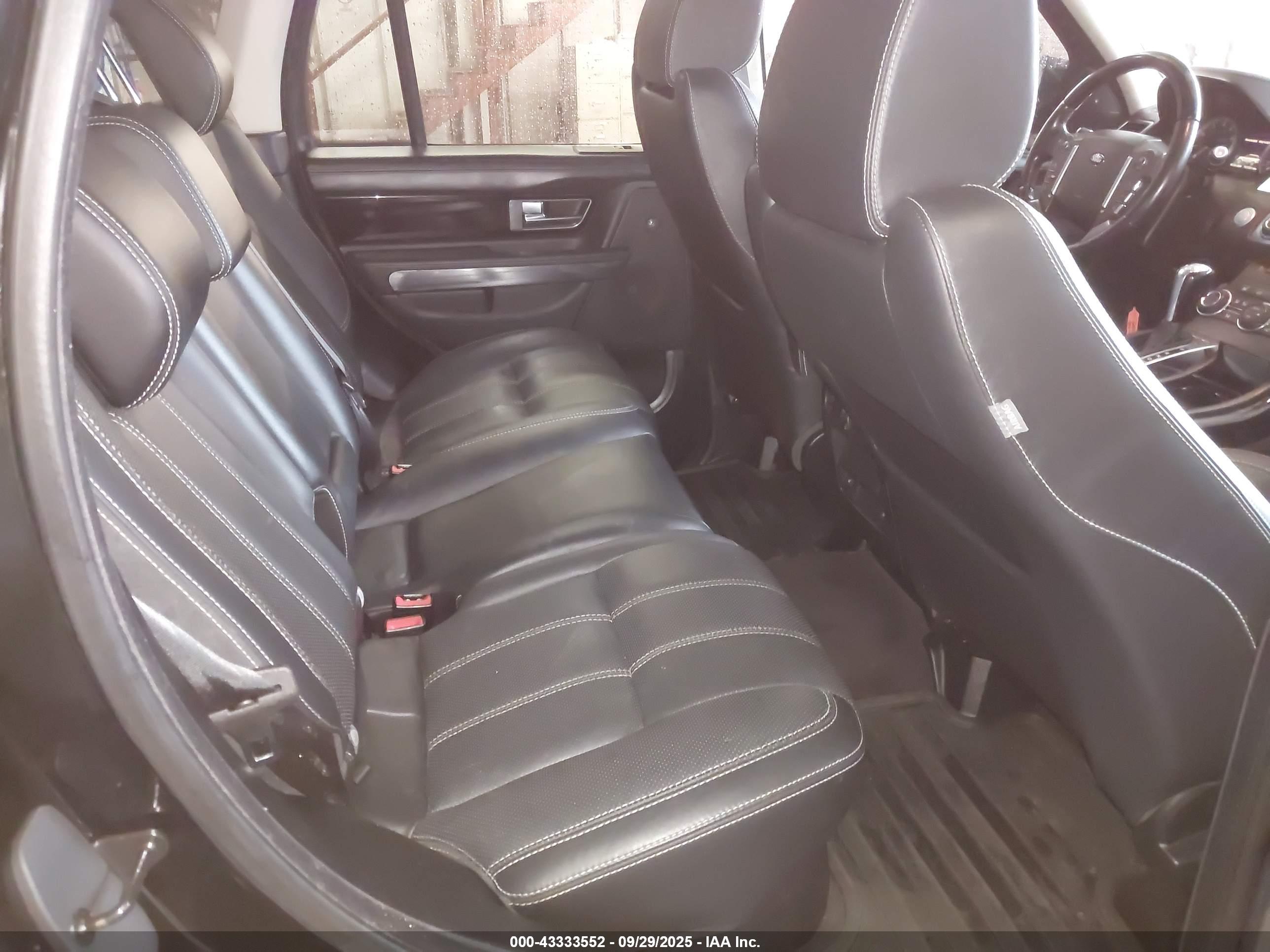 LAND ROVER image 8