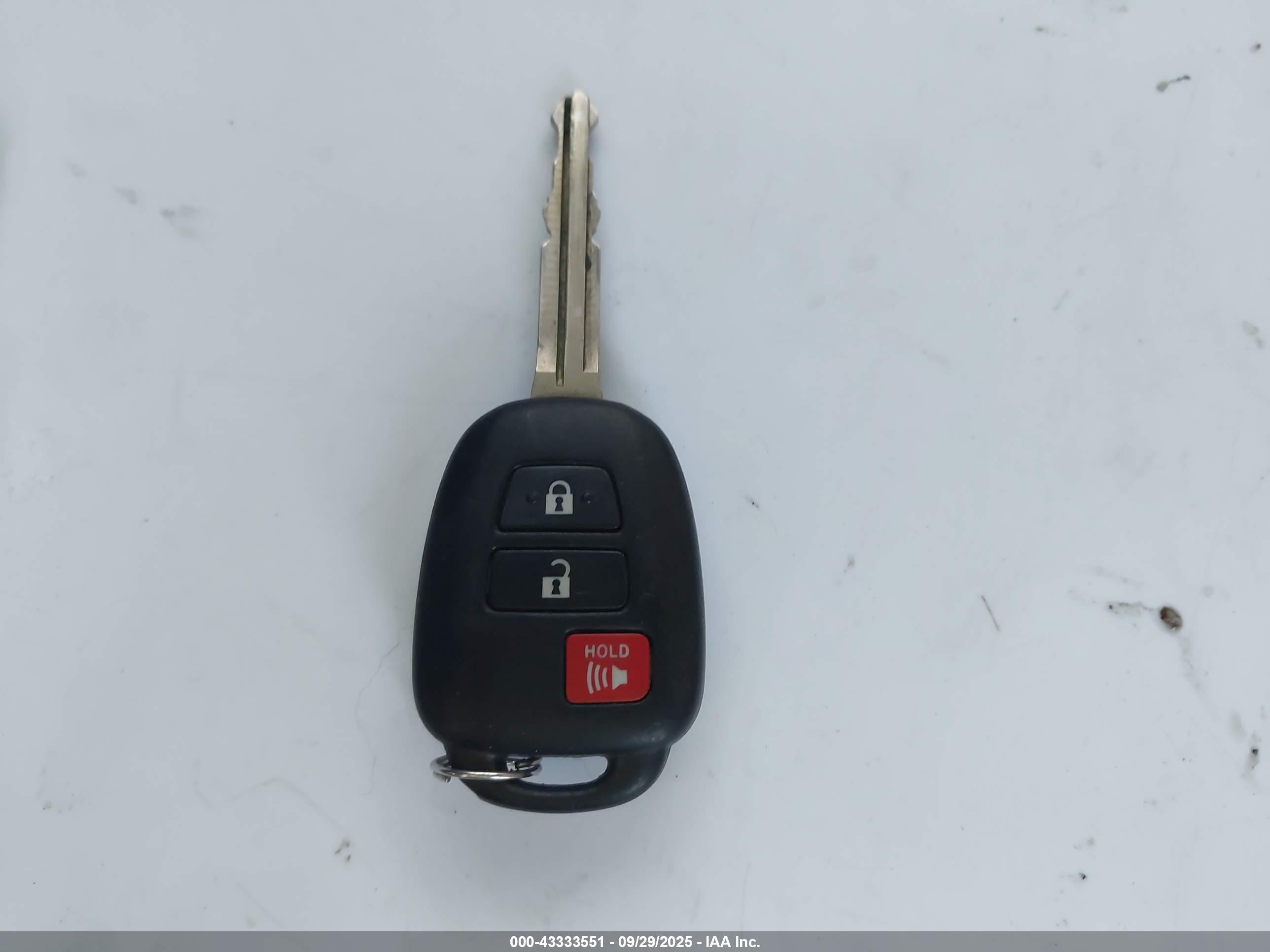 TOYOTA PRIUS image 11