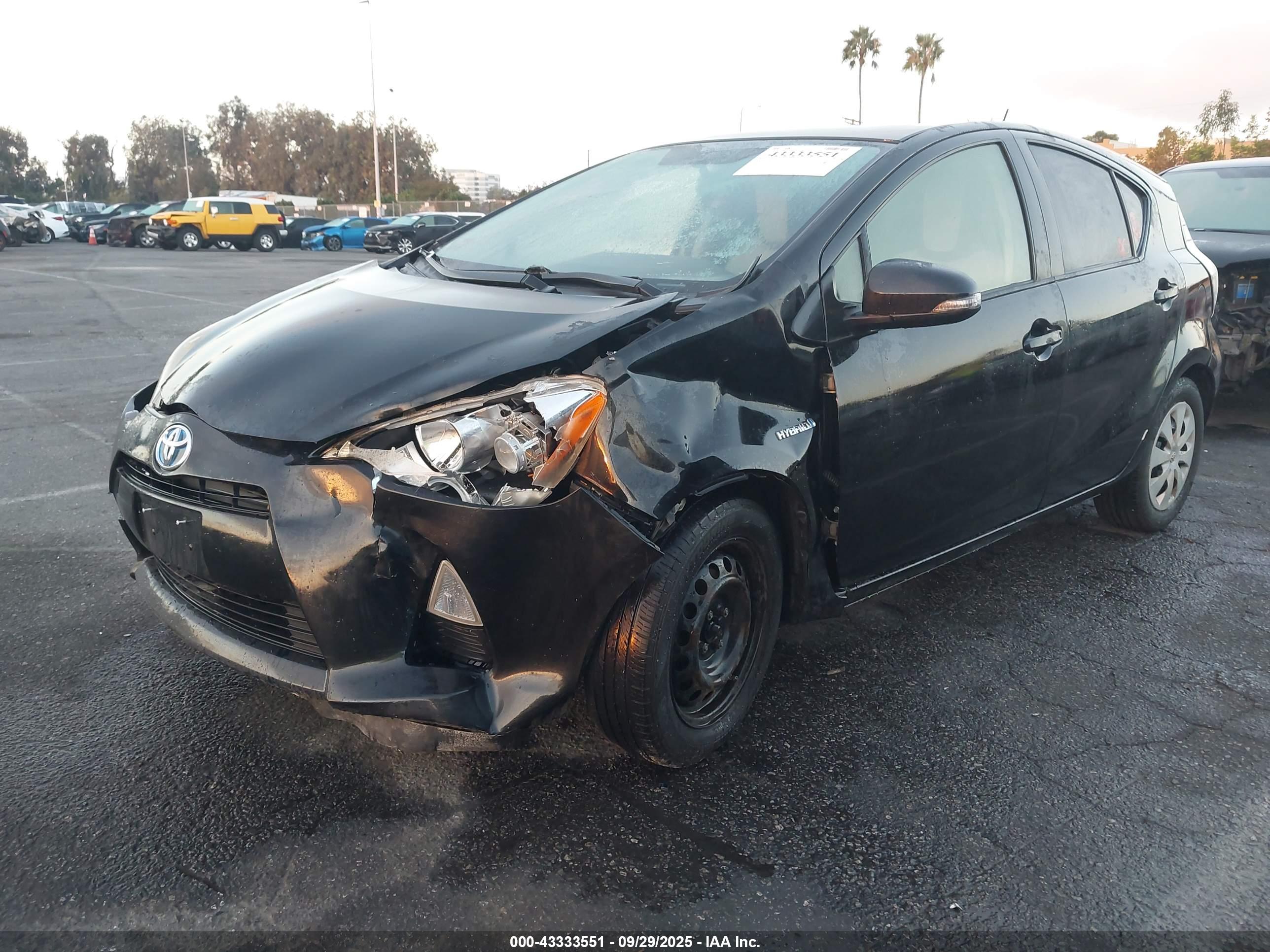 TOYOTA PRIUS image 2